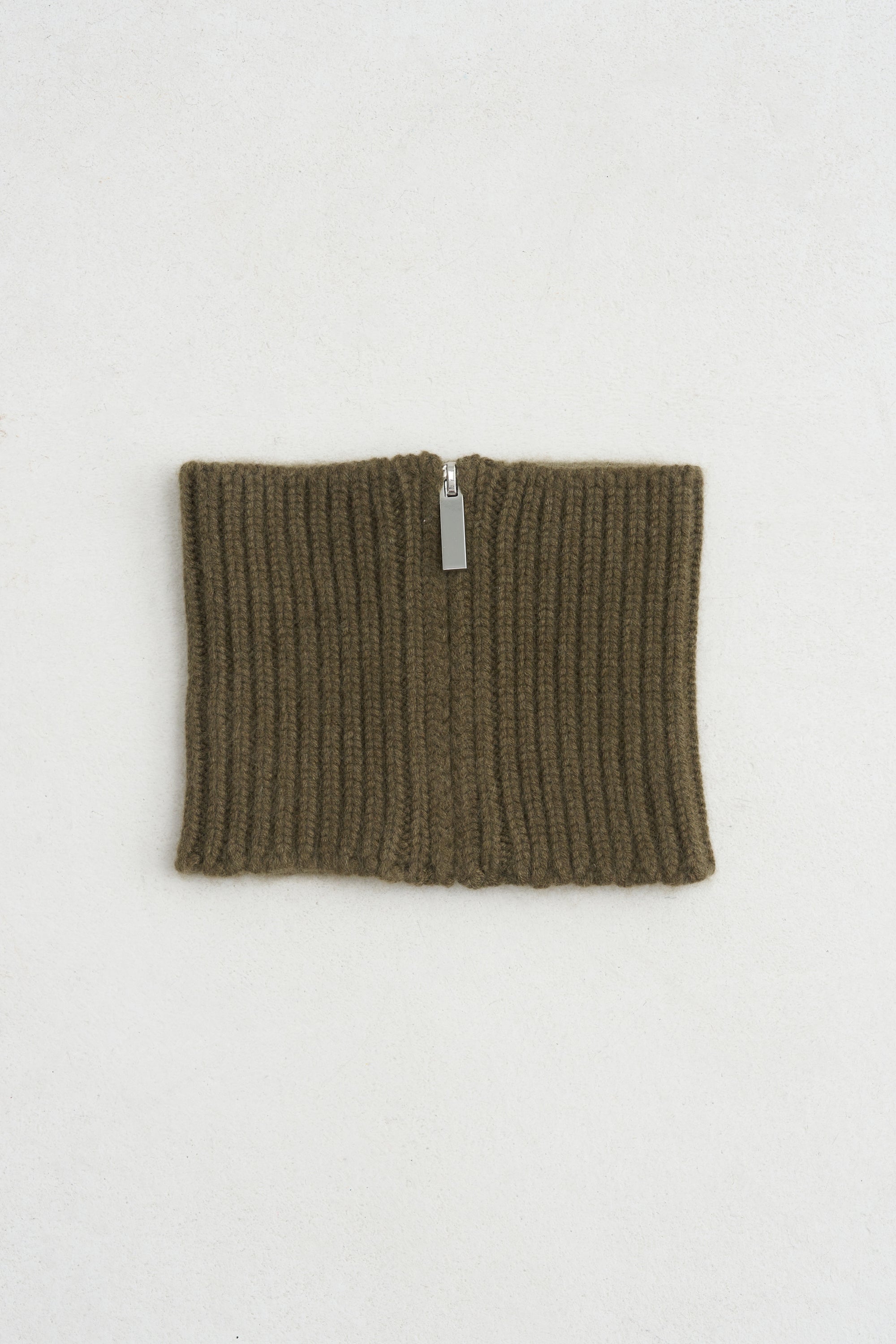 Collar With Zip