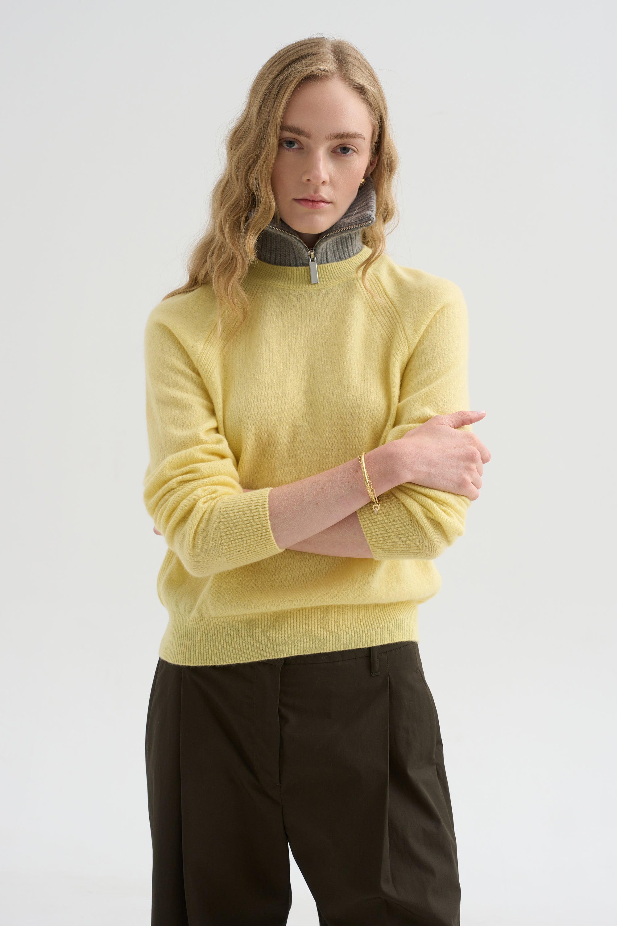 Collar With Zip