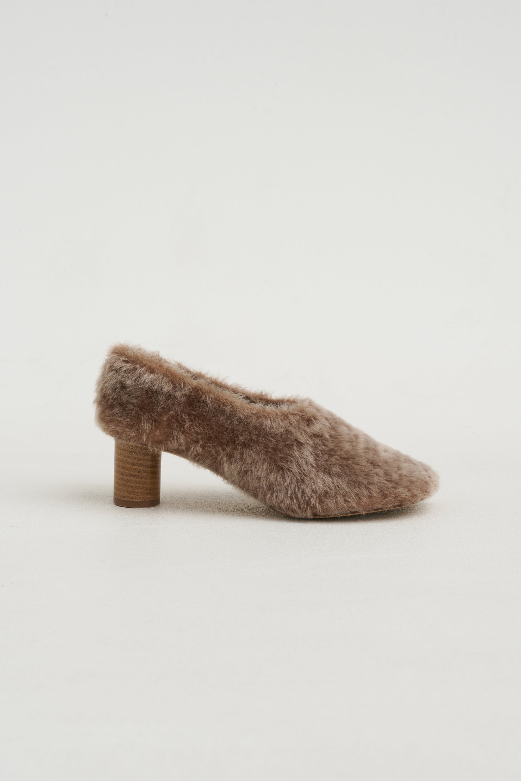 Astrakan Heel, Biscuit