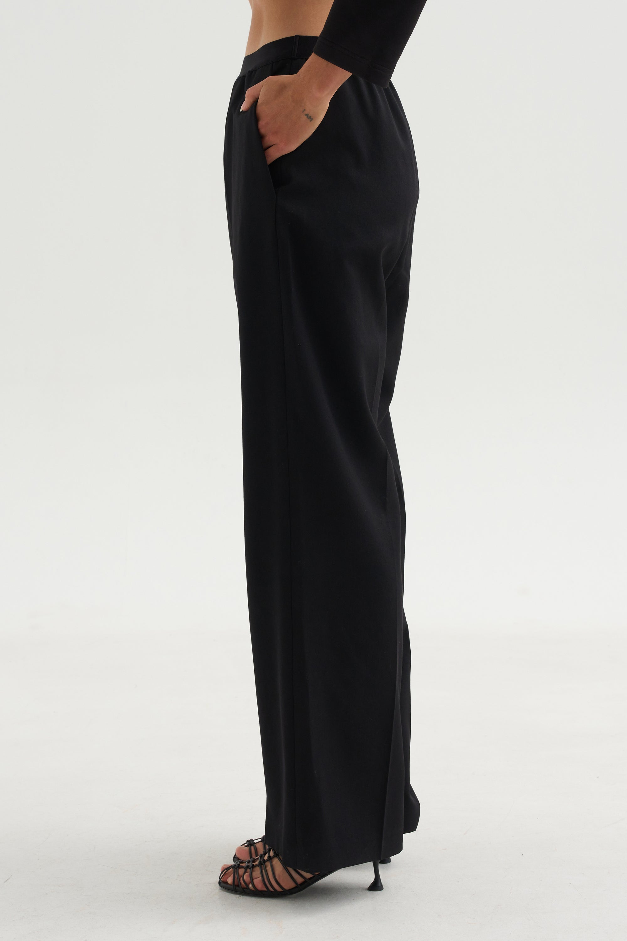 New Easy Fit Pants, Black