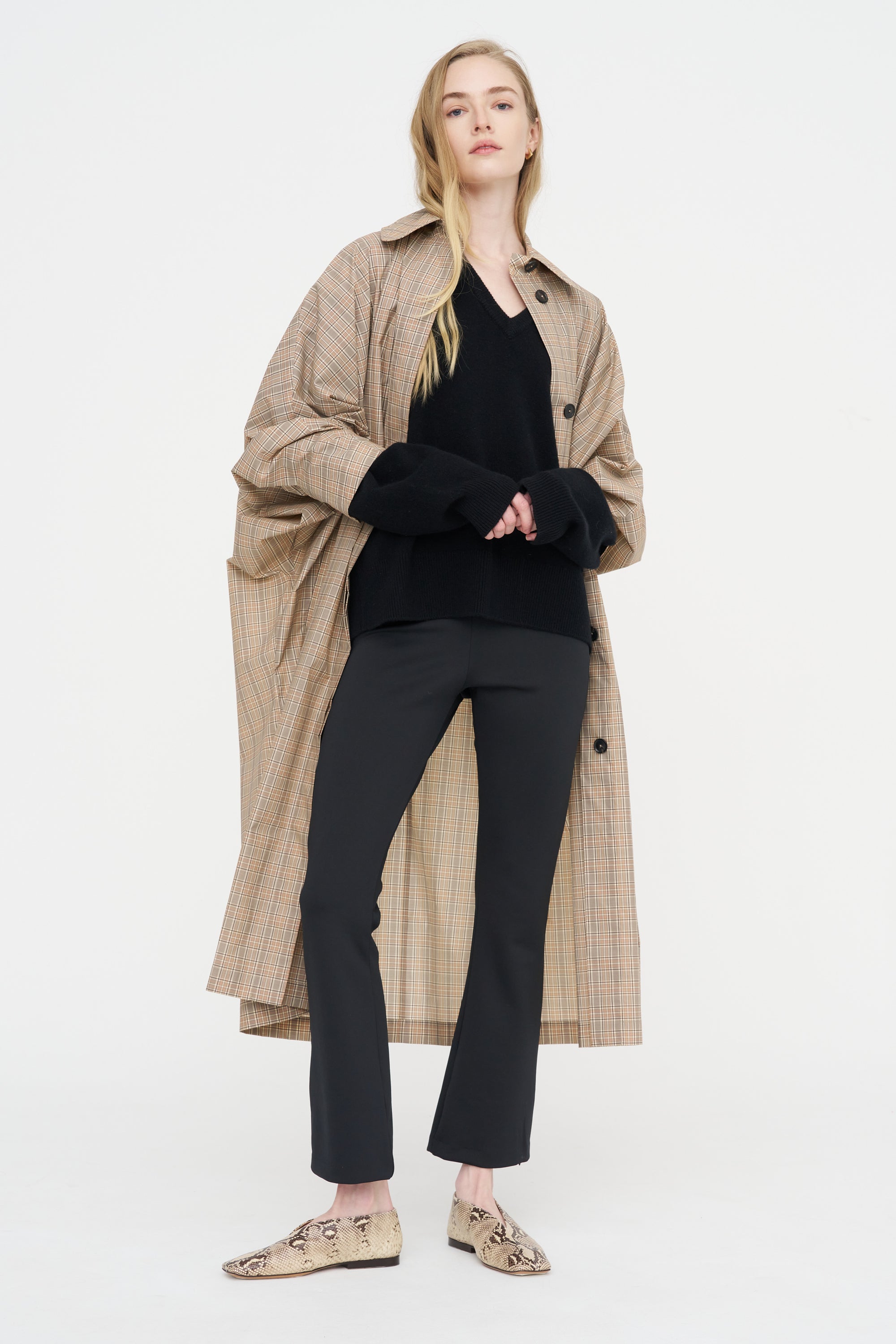 Sarah Pant, Noir