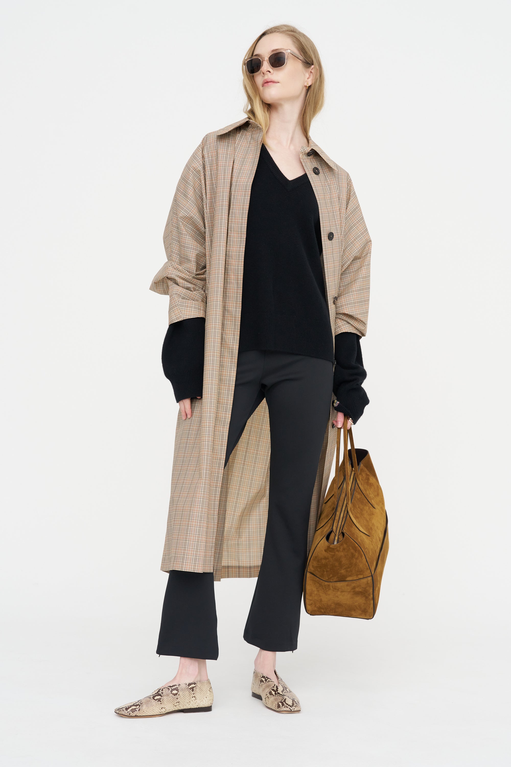 Sarah Pant, Noir