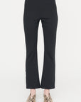 Sarah Pant, Noir