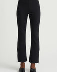 Sarah Pant, Noir