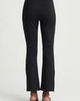 Sarah Pant, Noir
