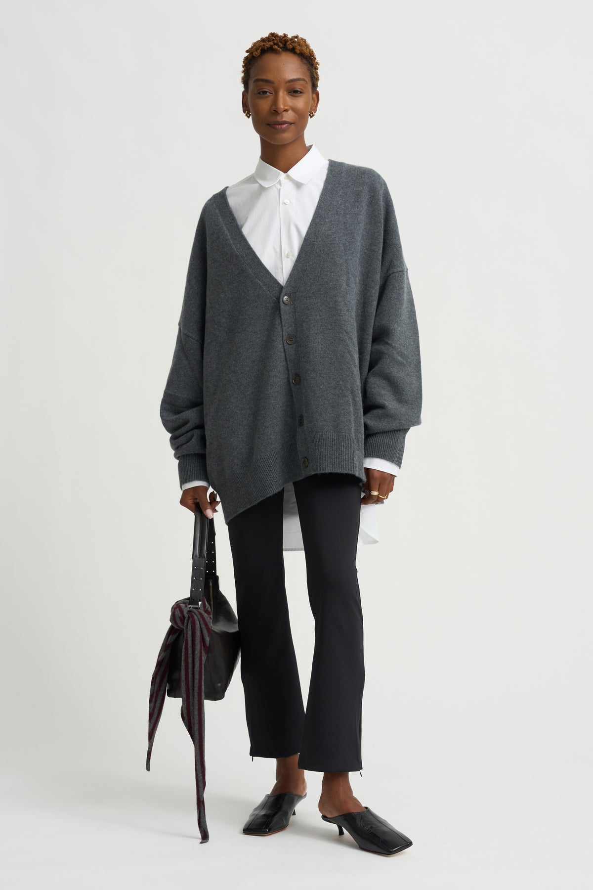 Sarah Pant, Noir