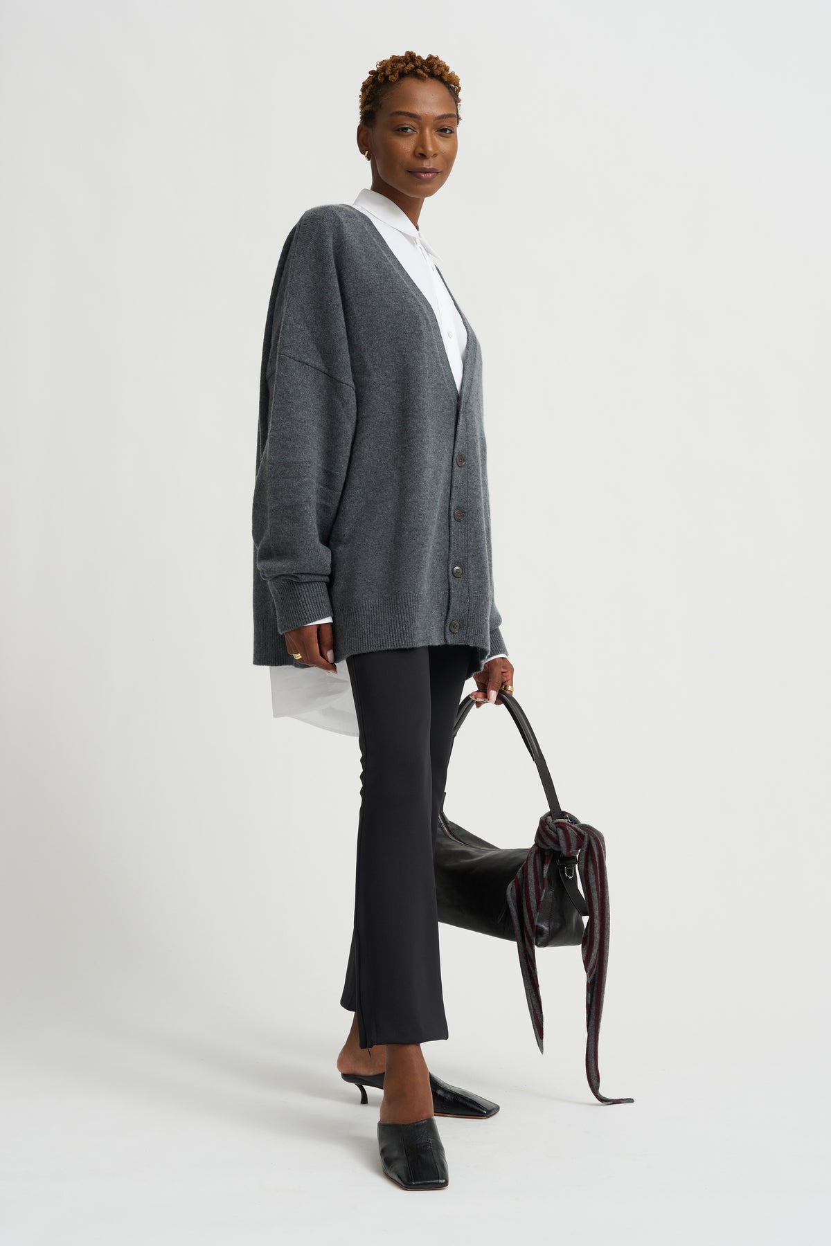 Sarah Pant, Noir