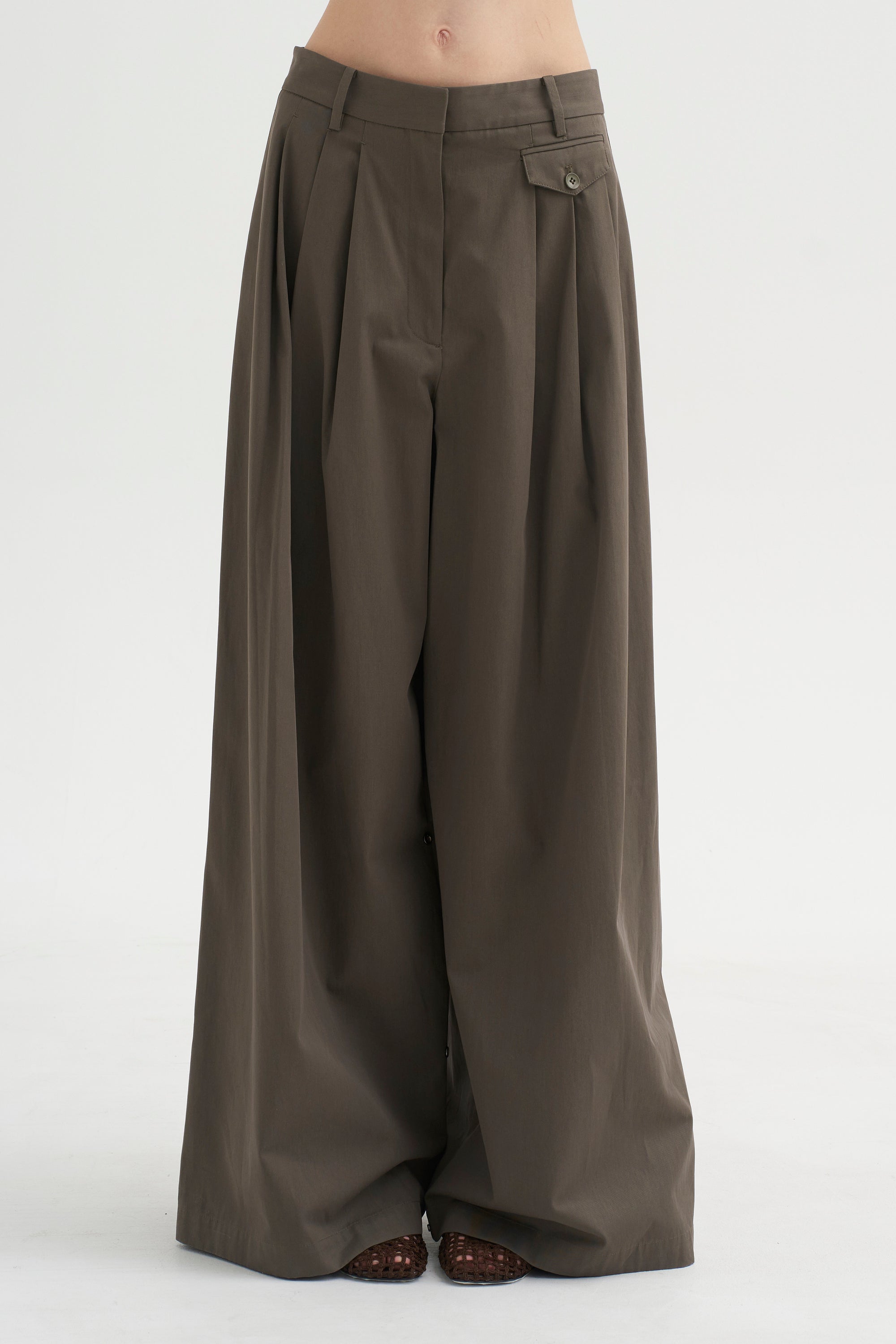 PRE-ORDER • Bio Twill Triple Pleat Pant, Dark Stone