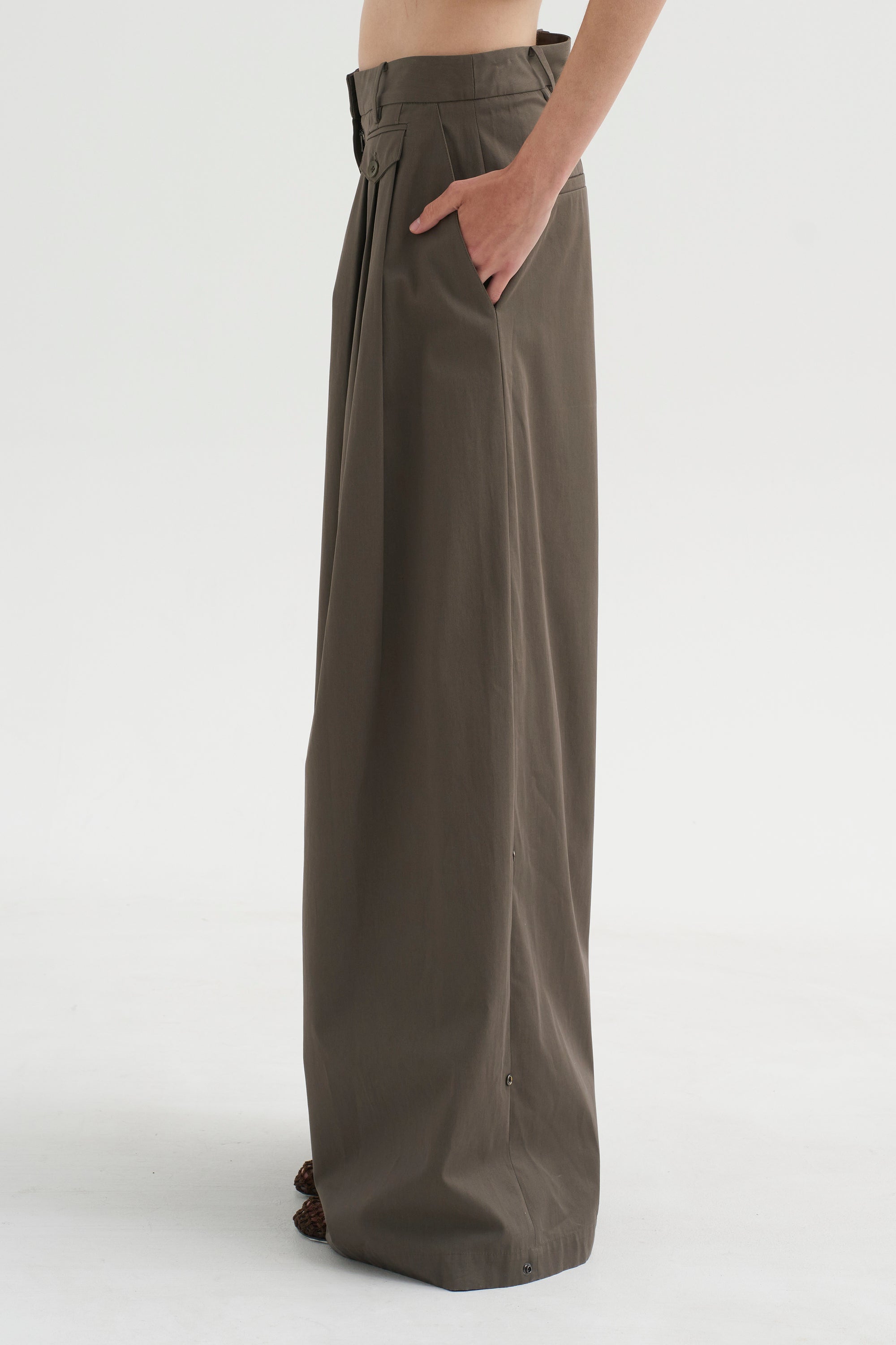 PRE-ORDER • Bio Twill Triple Pleat Pant, Dark Stone