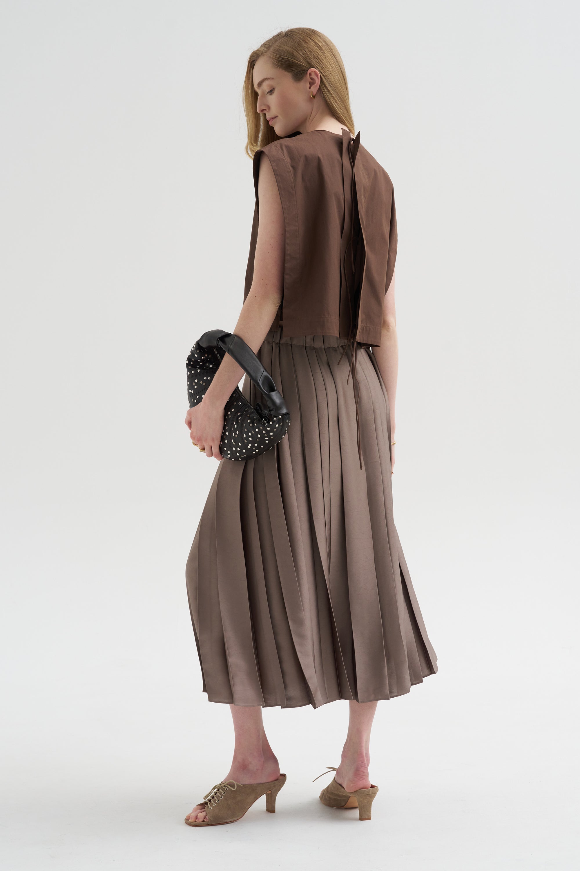 Feather Weight Pleated Pull On Skirt