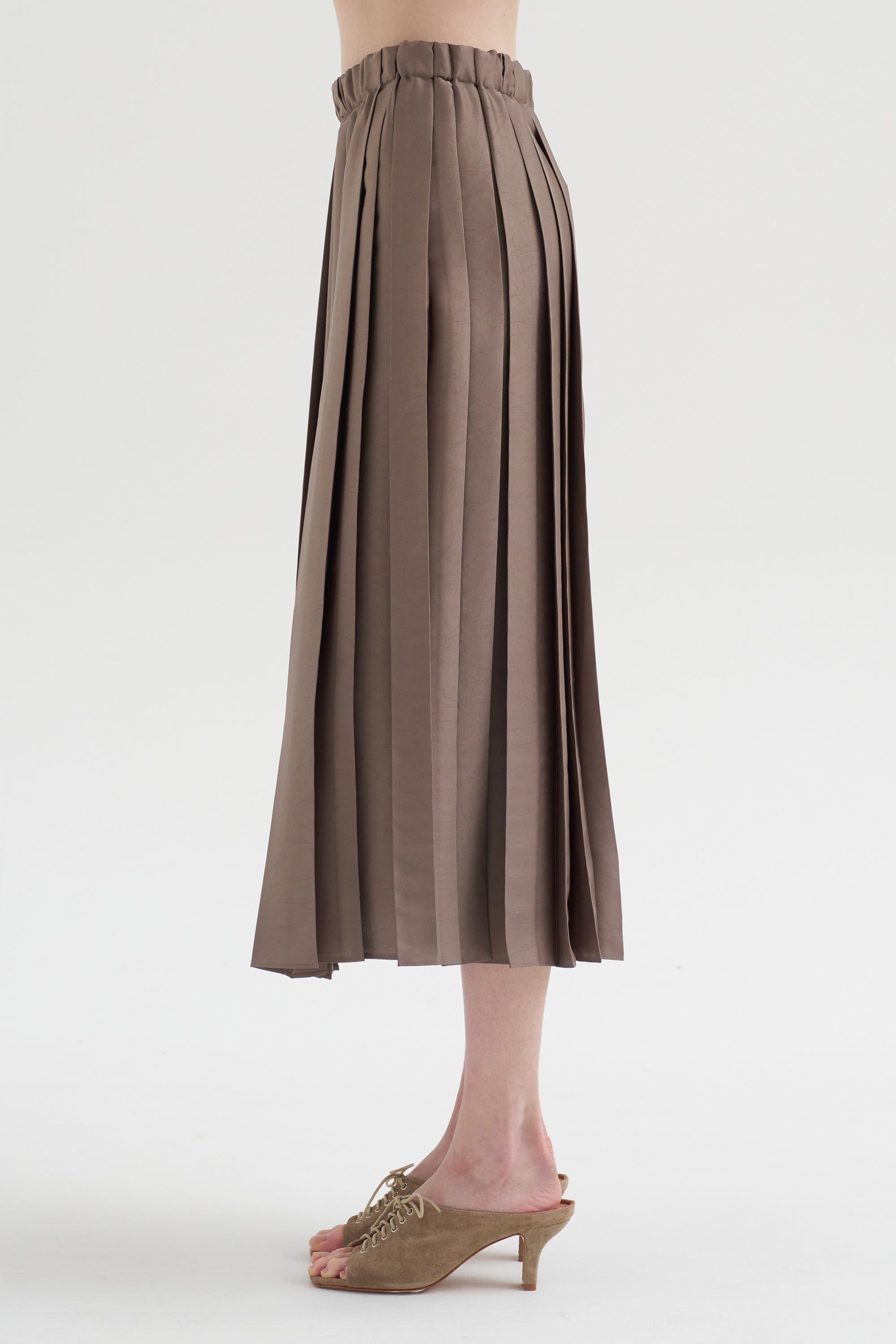 Feather Weight Pleated Pull On Skirt