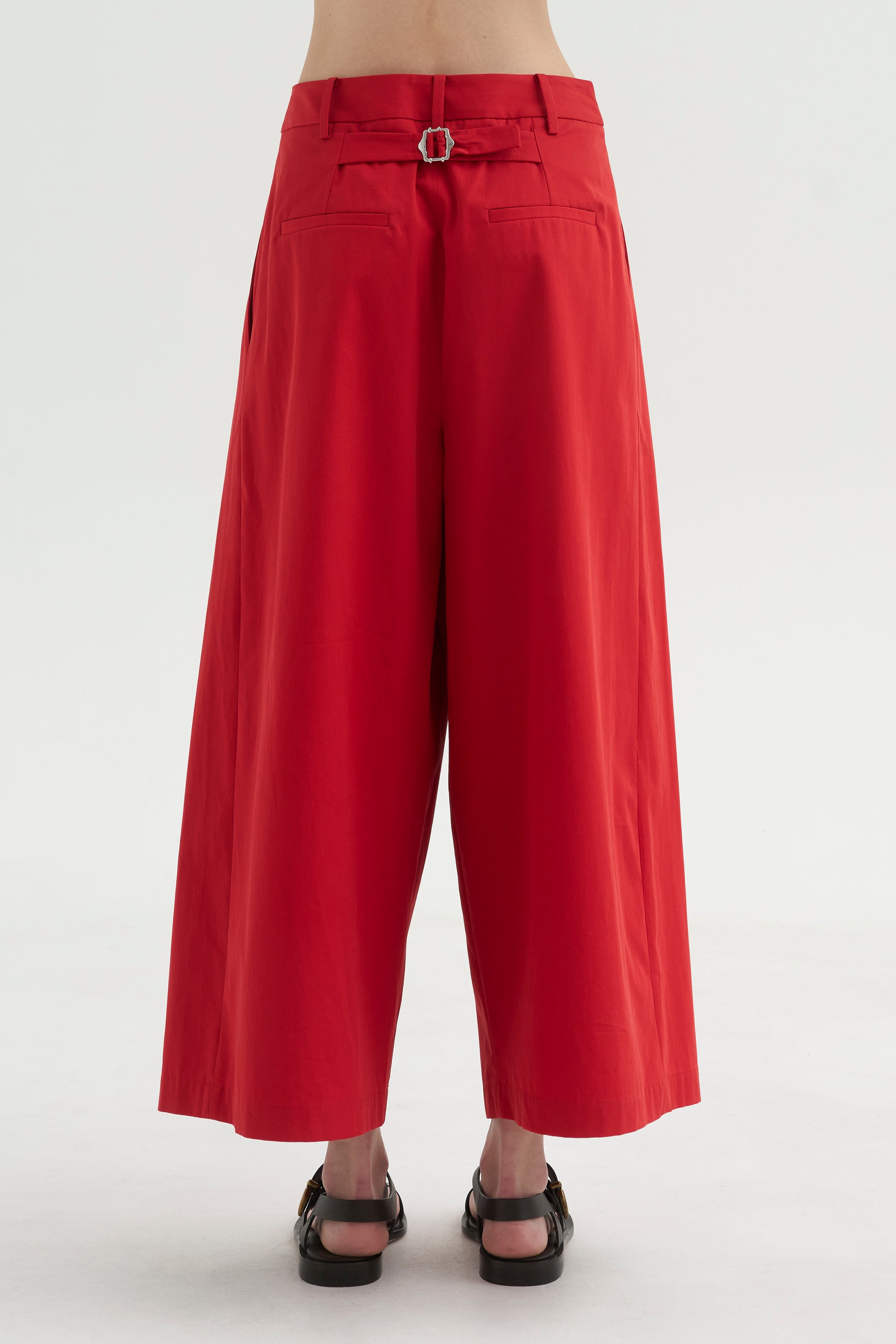 PRE-ORDER • Bio Twill Triple Pleat Cropped Pant, Red