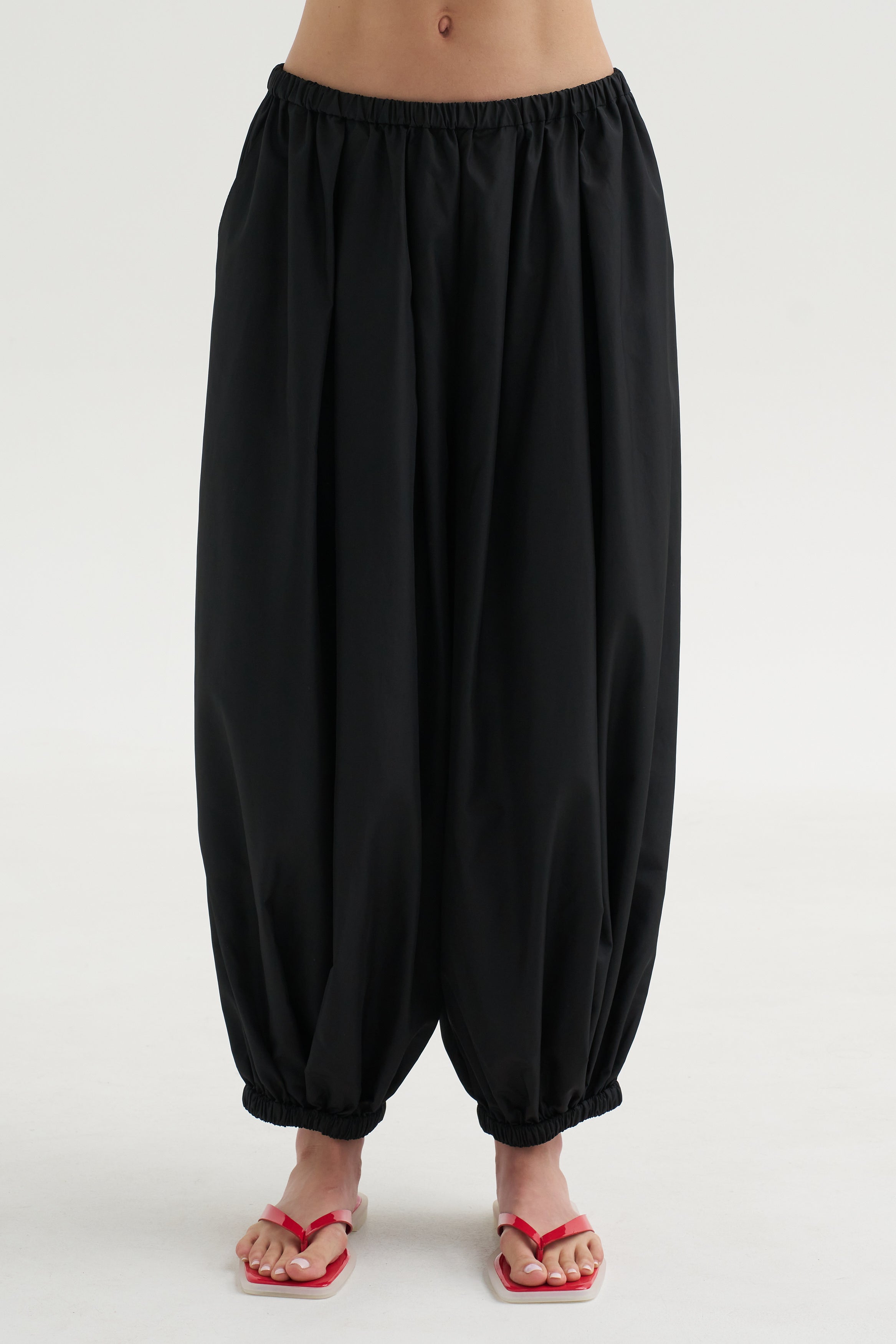 パンツ ALOUND TWOTUCK BELTED VENTILATION NYLON Summer Nylon Zeppelin Pant, Black – Kick Pleat