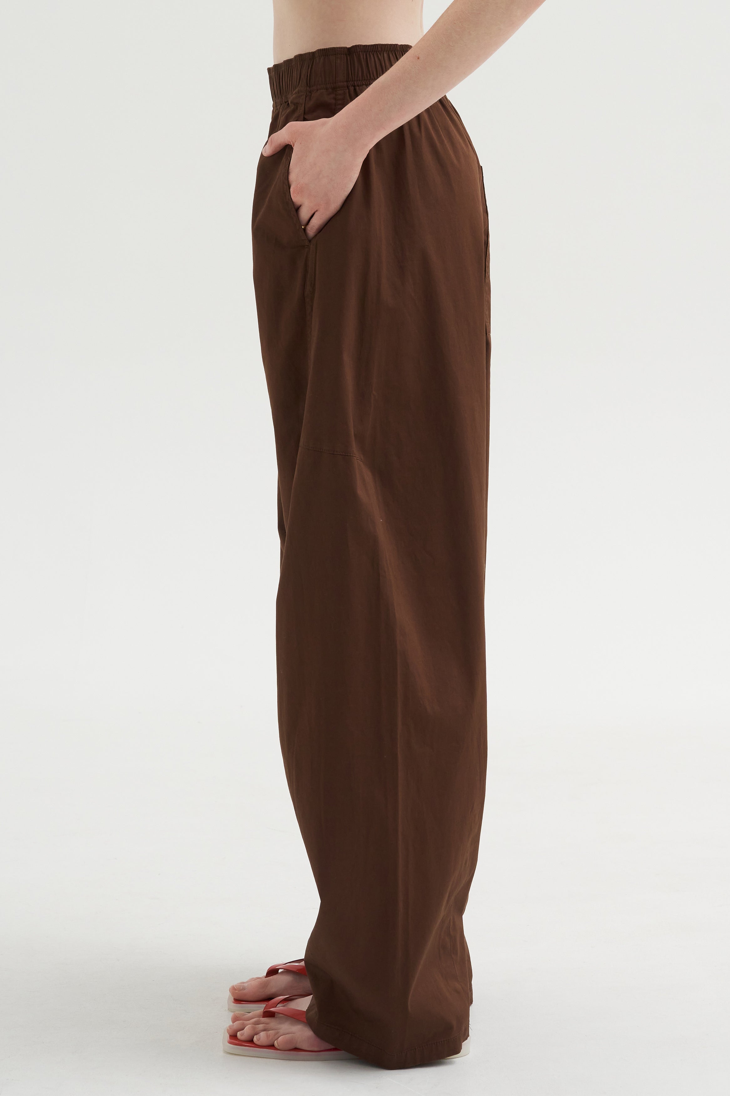 Garment Dyed Silky Cotton Winslow Pull On Pant, Brown – Kick Pleat