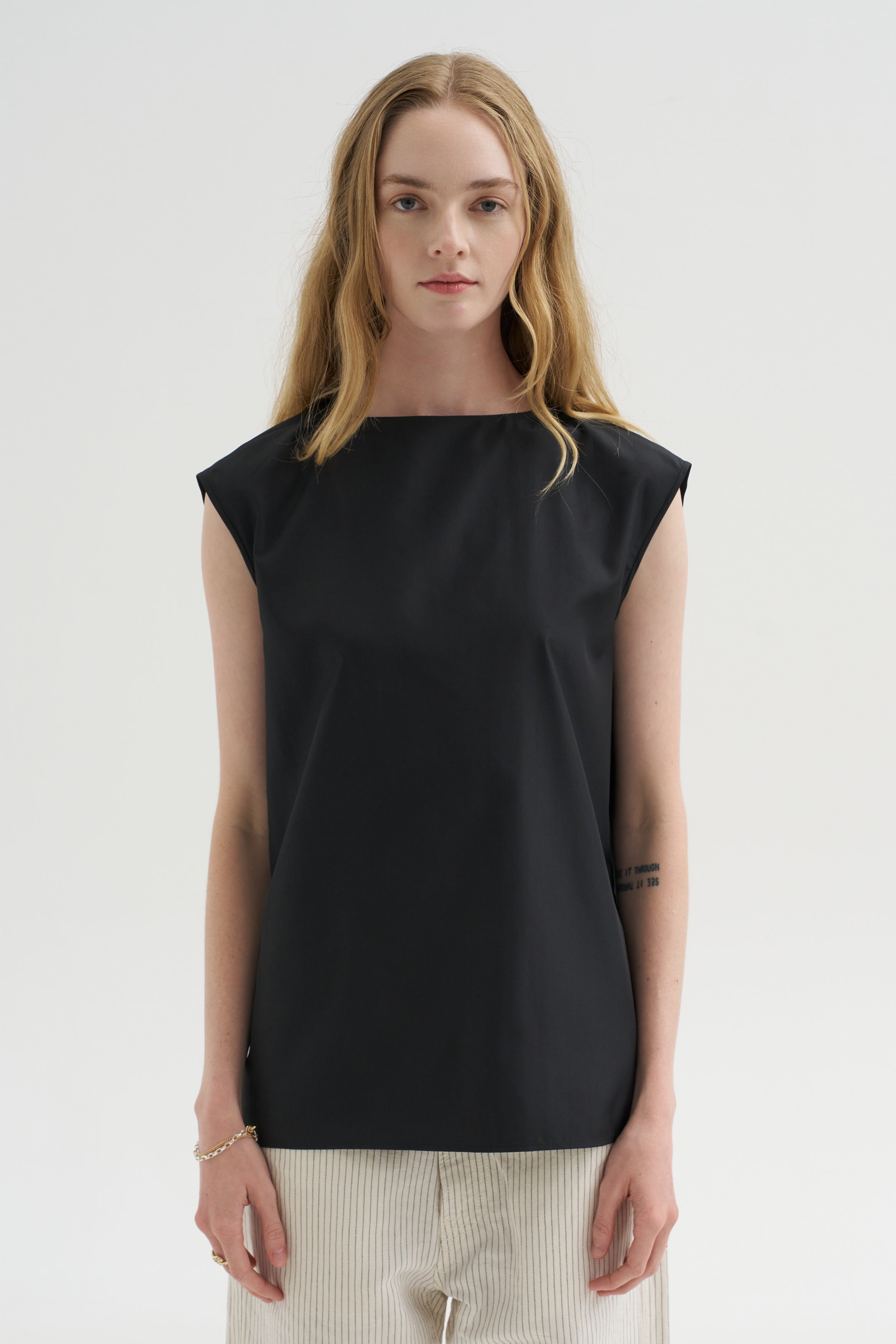 Summer Nylon Sleeveless Cocoon Top – Kick Pleat