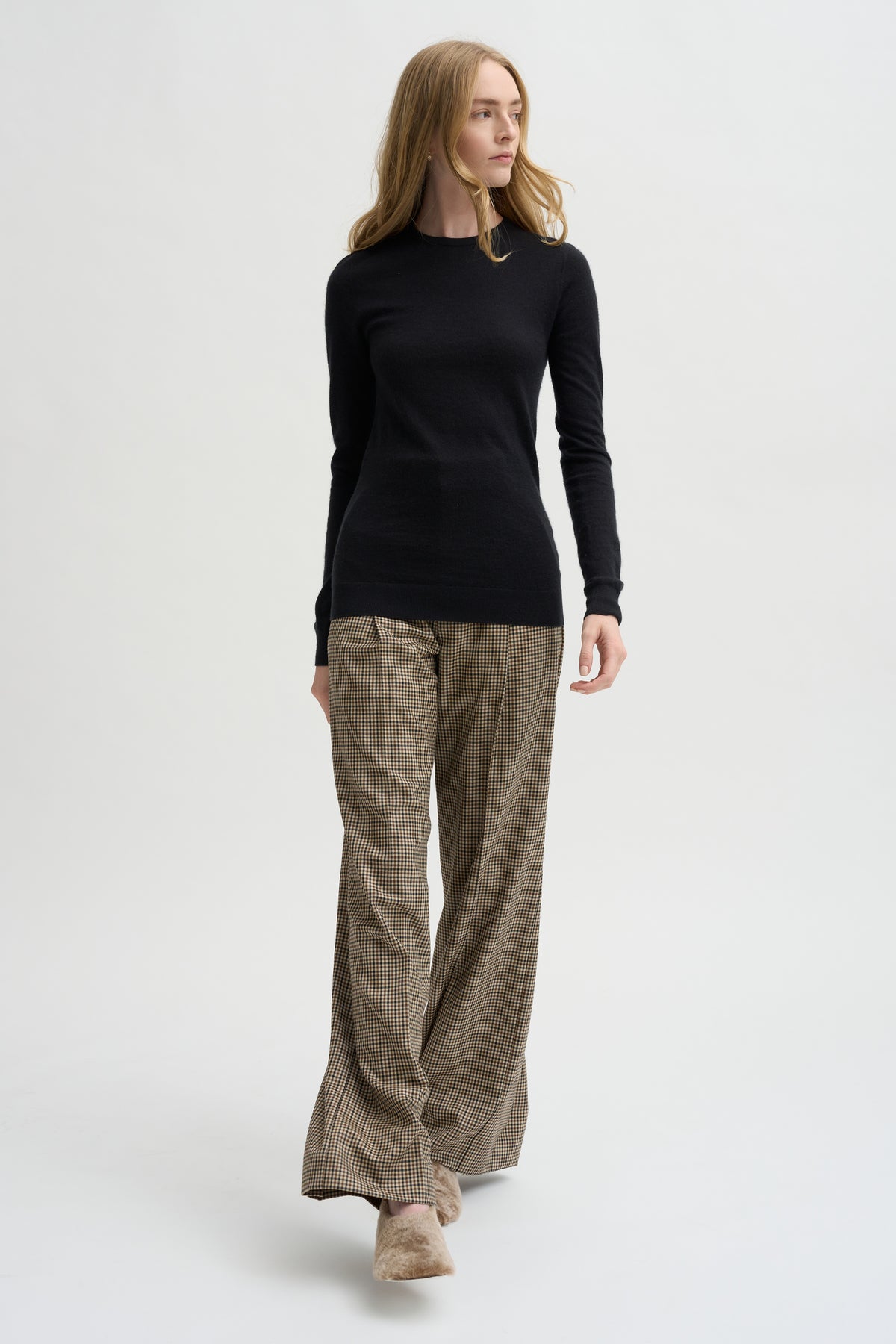 Pre-Order • Tissue Cashmere Crewneck Pullover, Black