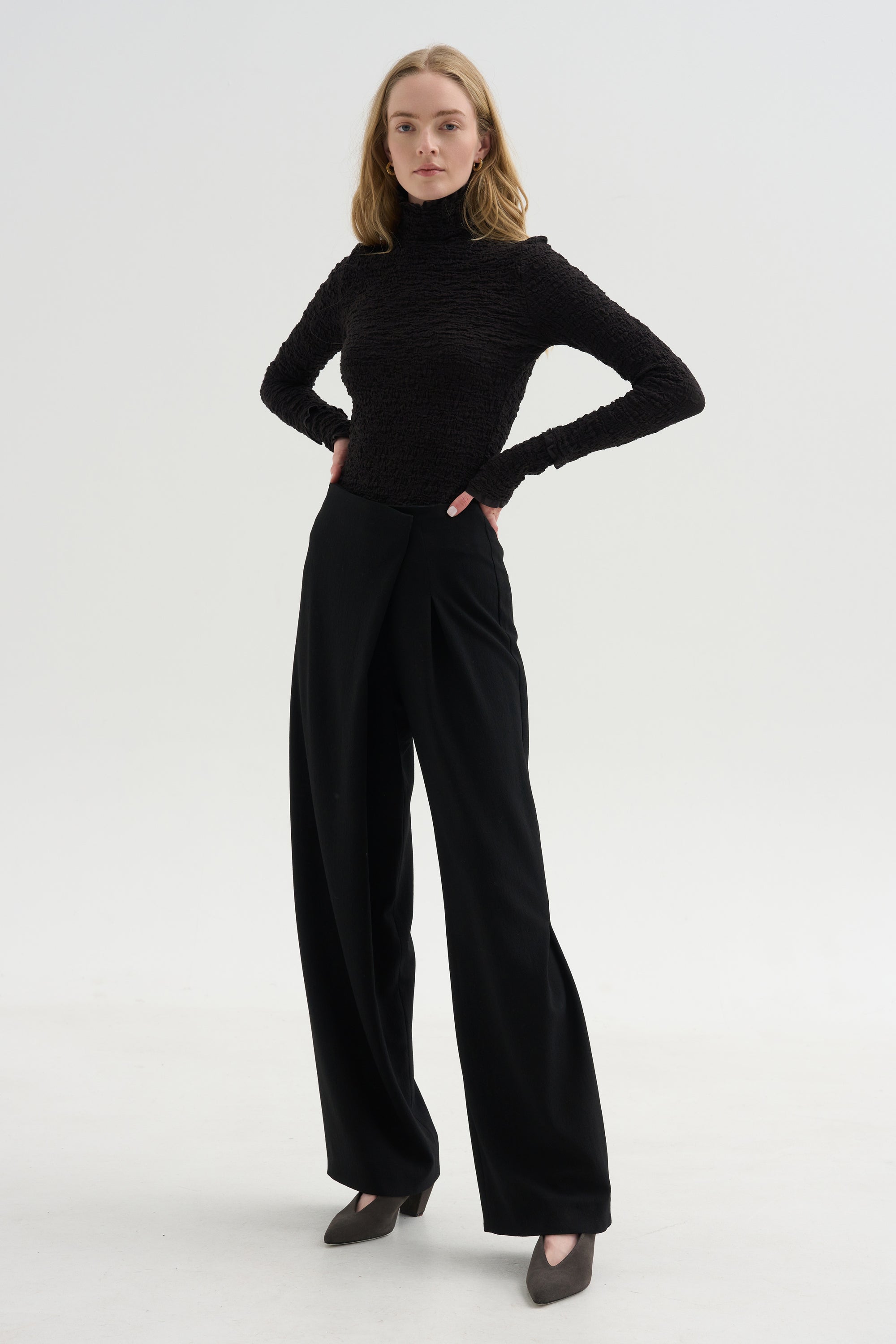 Harriet Top, Black