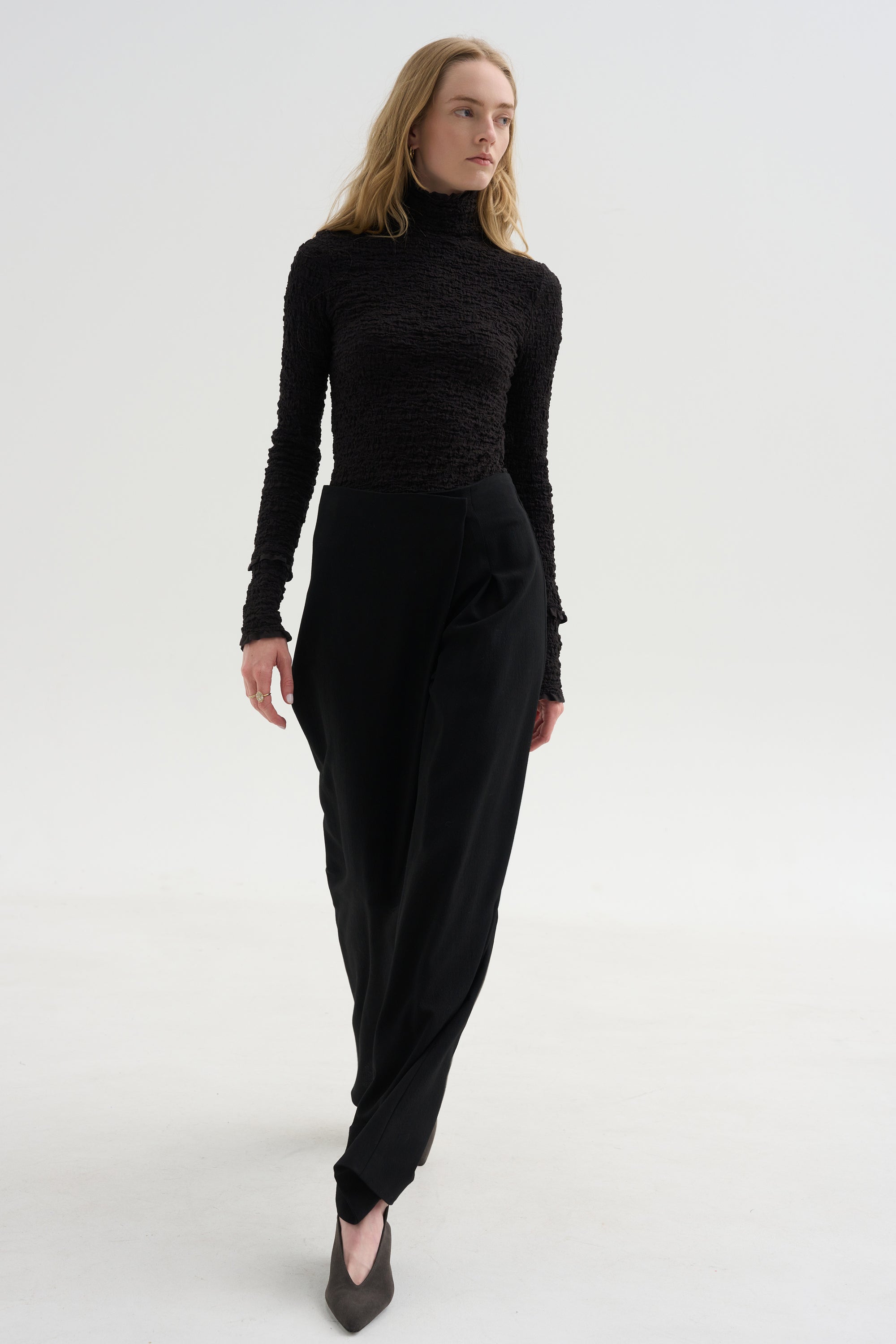 Harriet Top, Black