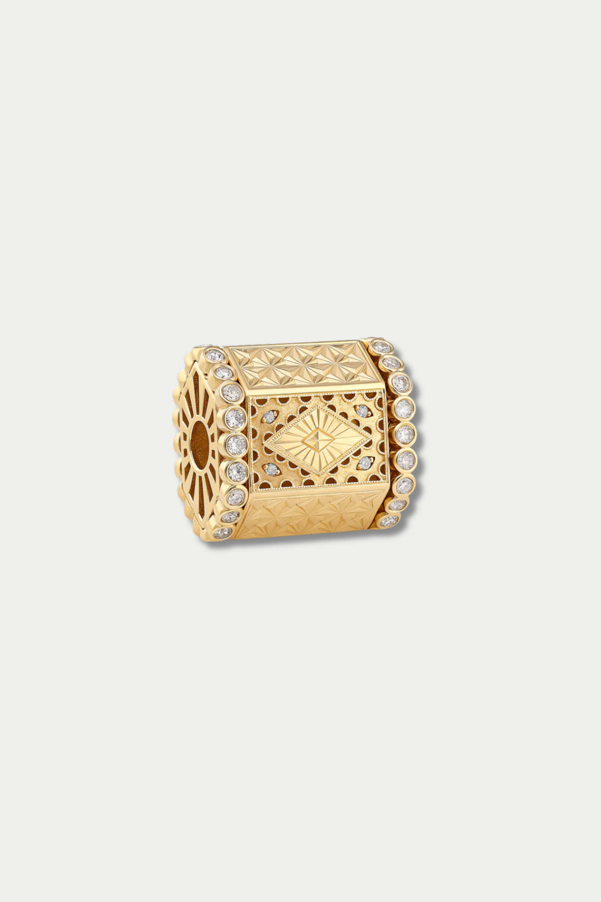Yarí "Mundillo" Nugget Charm Pendant, Yellow Gold