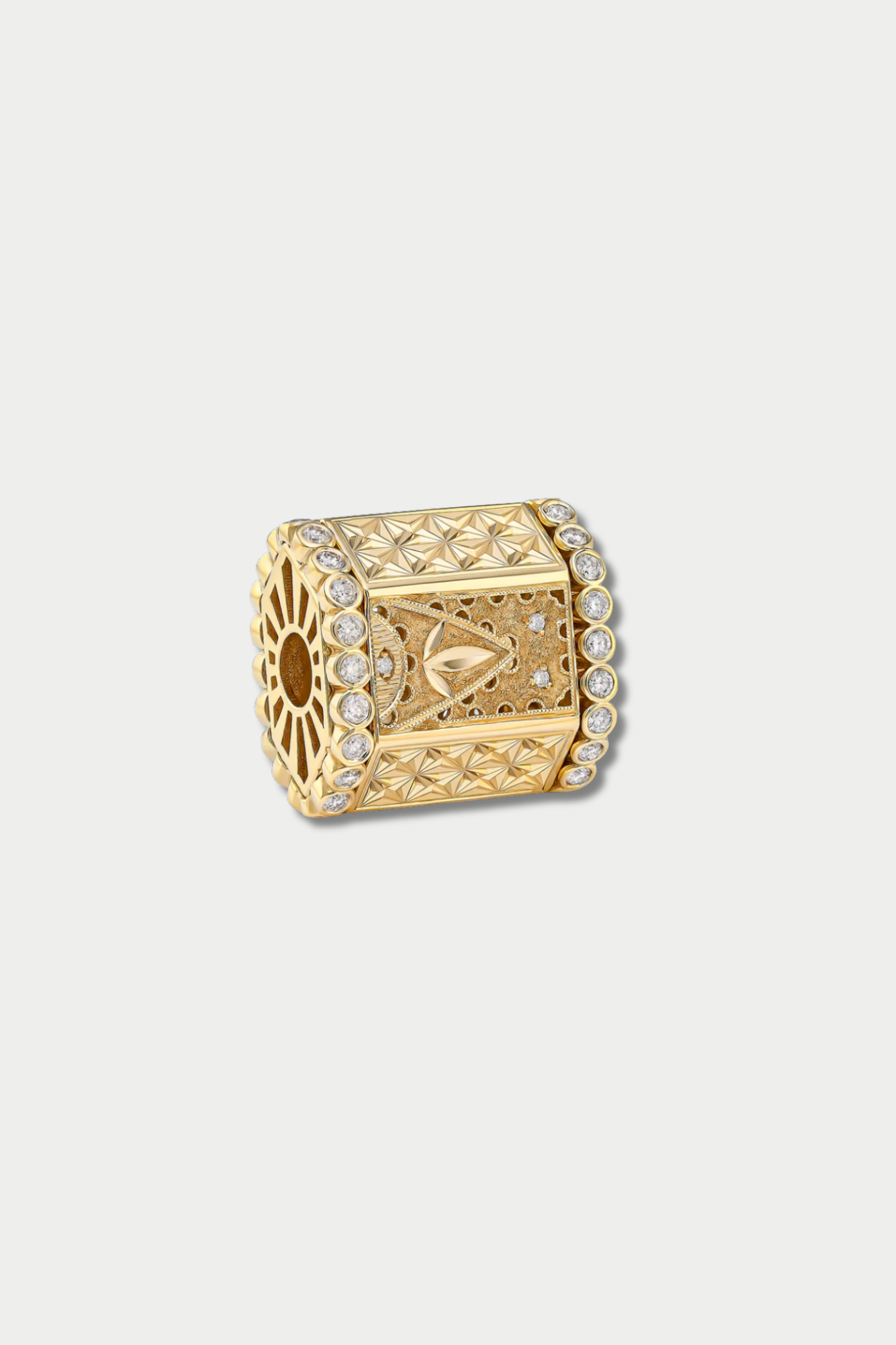 Yarí "Mundillo" Nugget Charm Pendant, Yellow Gold