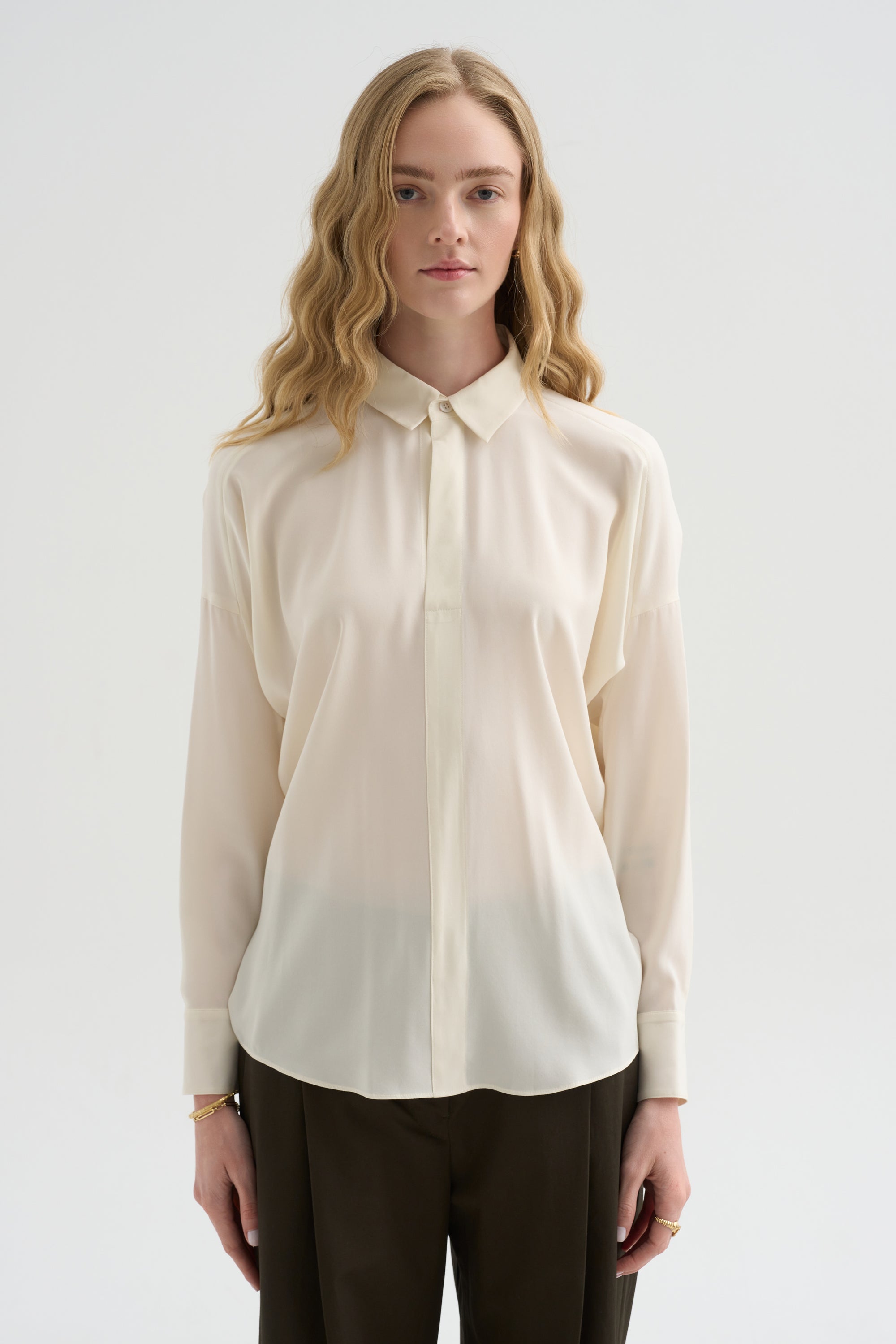 Iza Shirt, White Pepper