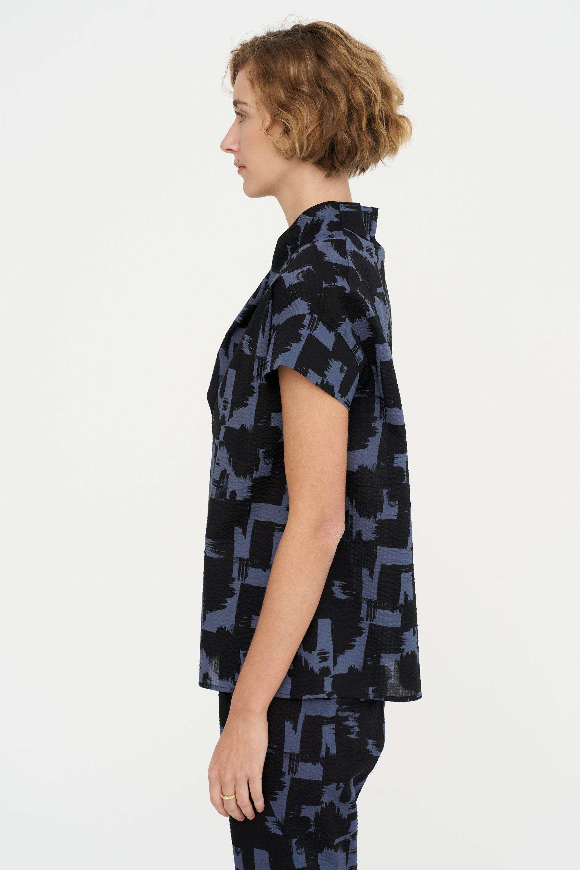 Adi Top, Black &amp; Indigo