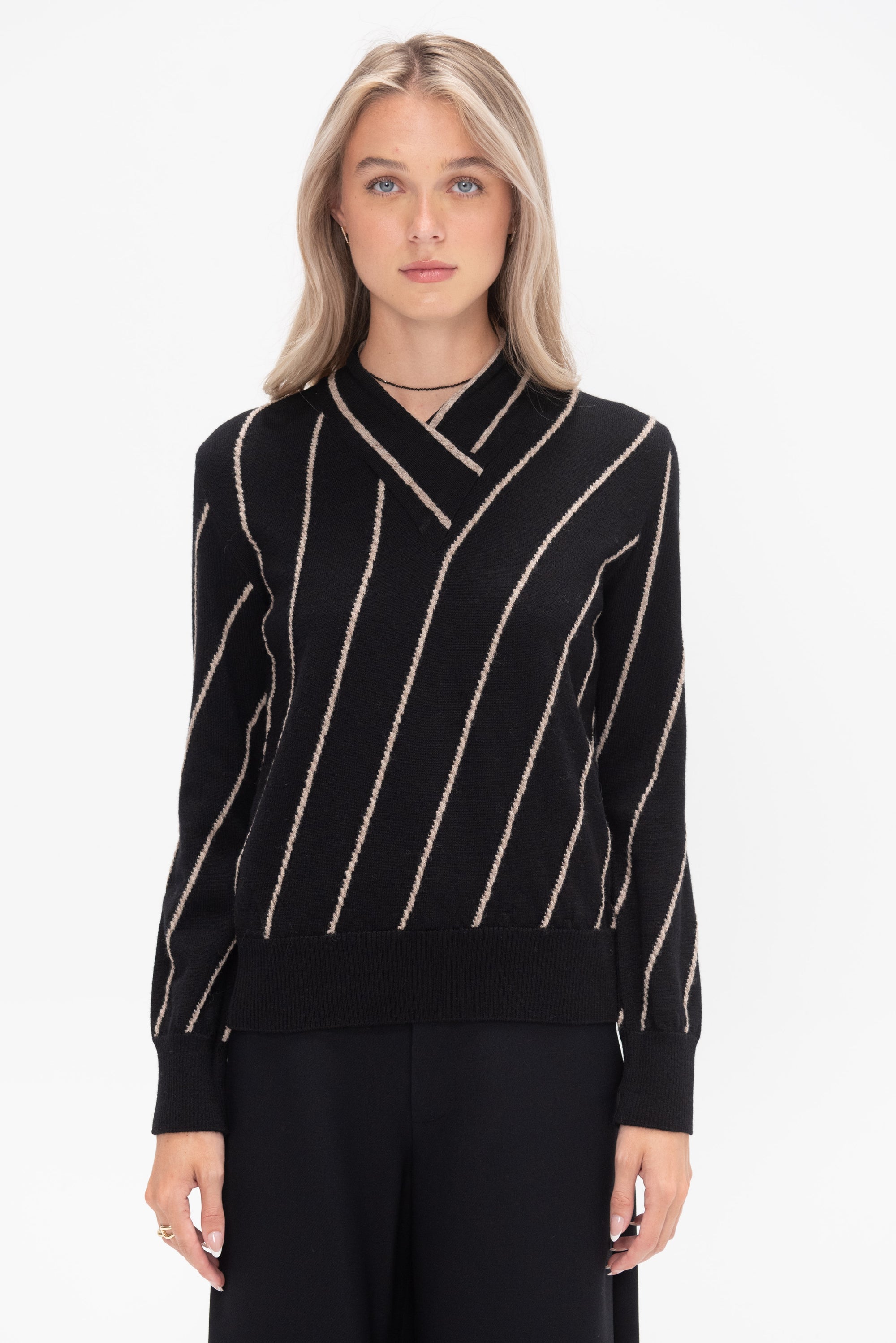 Akiranaka Elicia Bias Line Knit, Black – Kick Pleat 