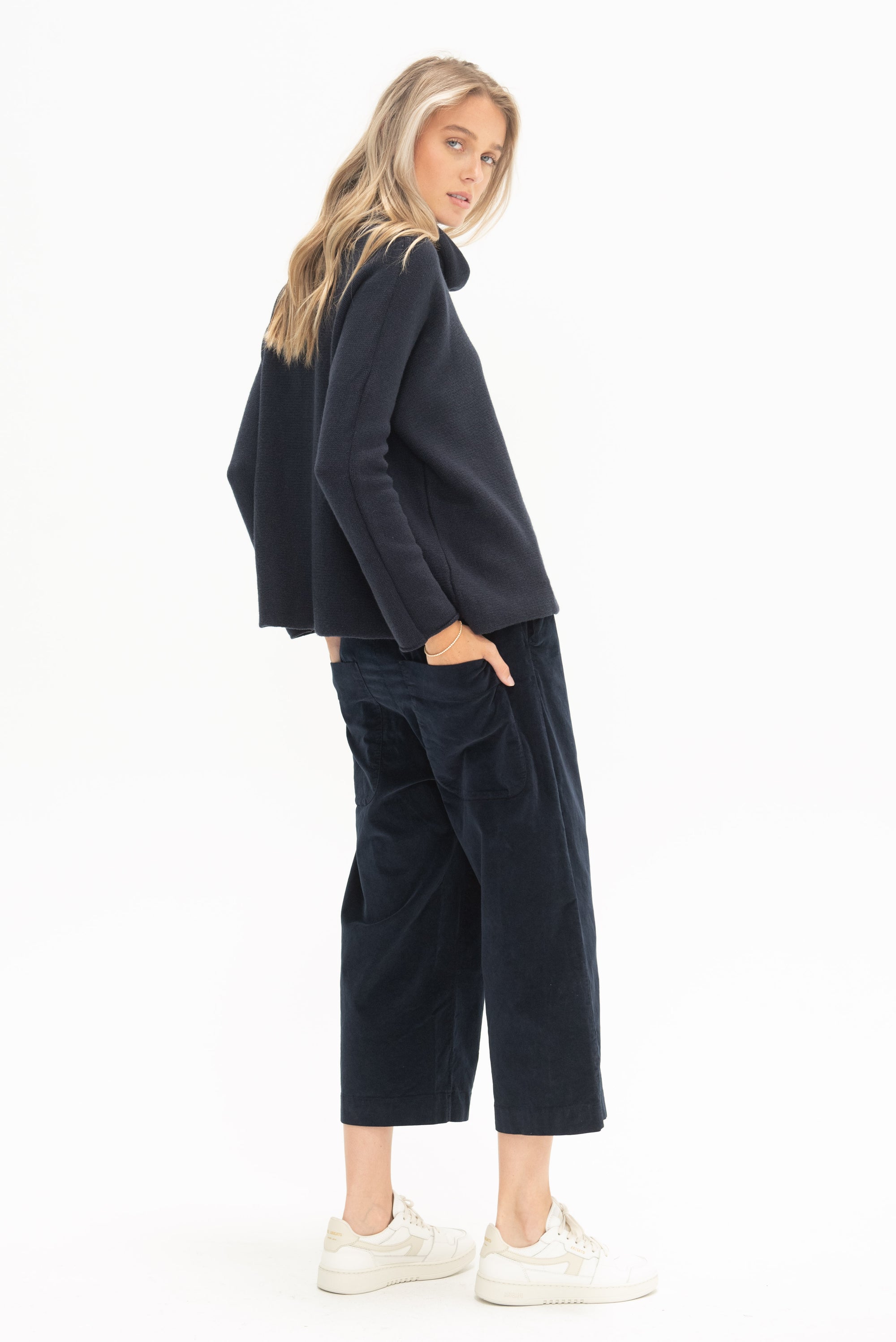 ALBUM DI FAMIGLIA - Velvet Wide &amp; Short Trousers, Ink