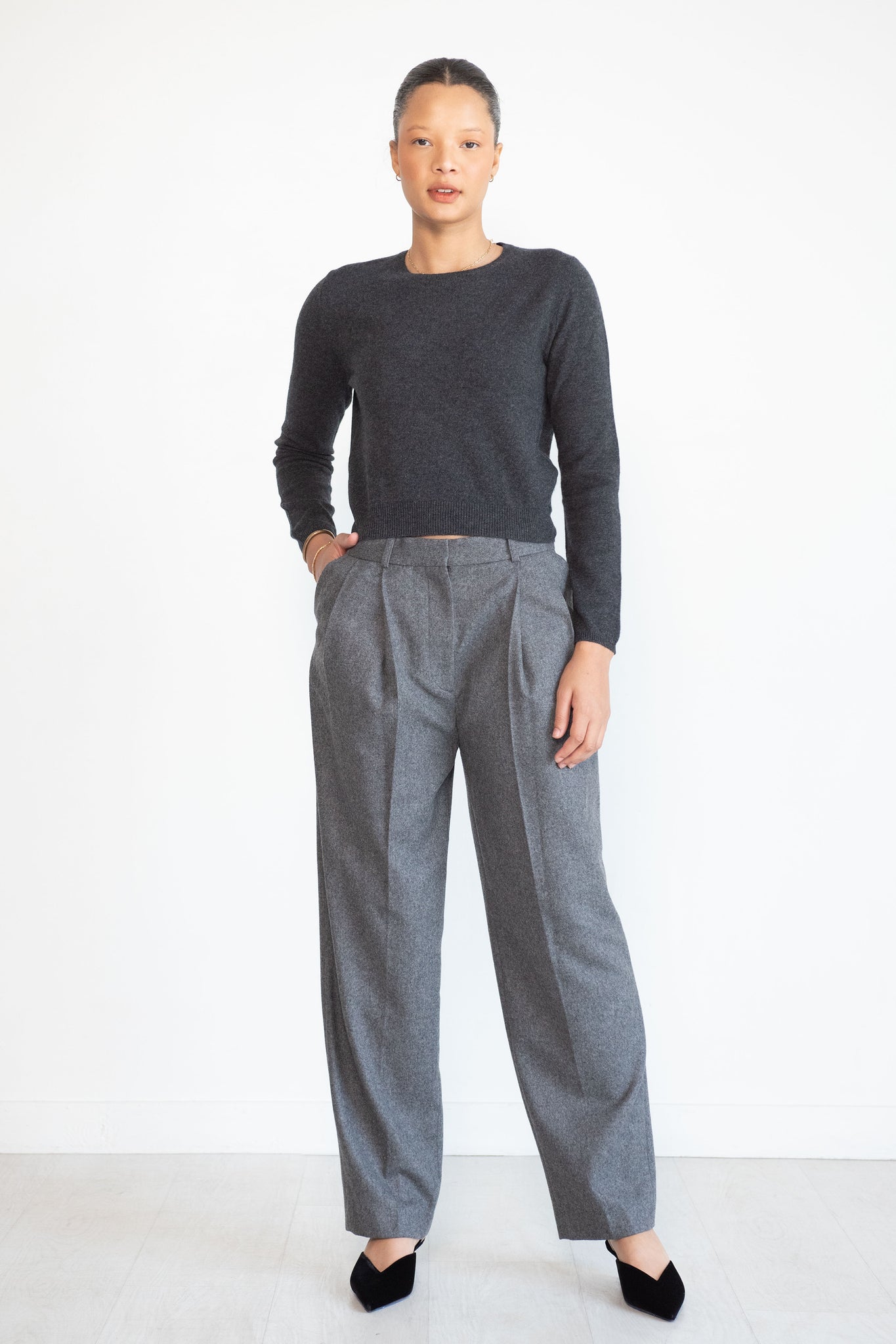 Allude - Crewneck Sweater, Charcoal