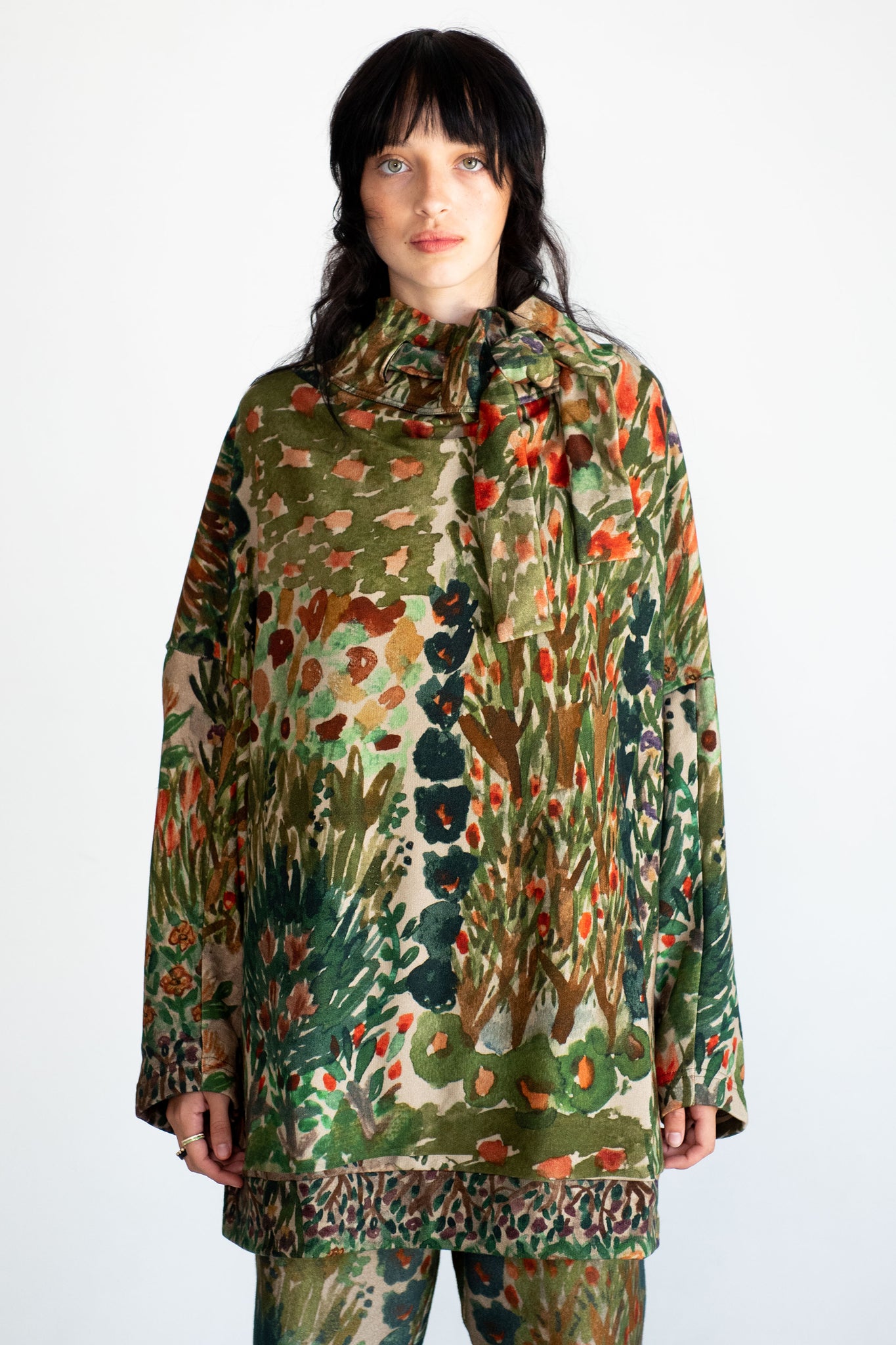 Anntian - Sweatshirt Wavy Neck, Print G - Flower Beds