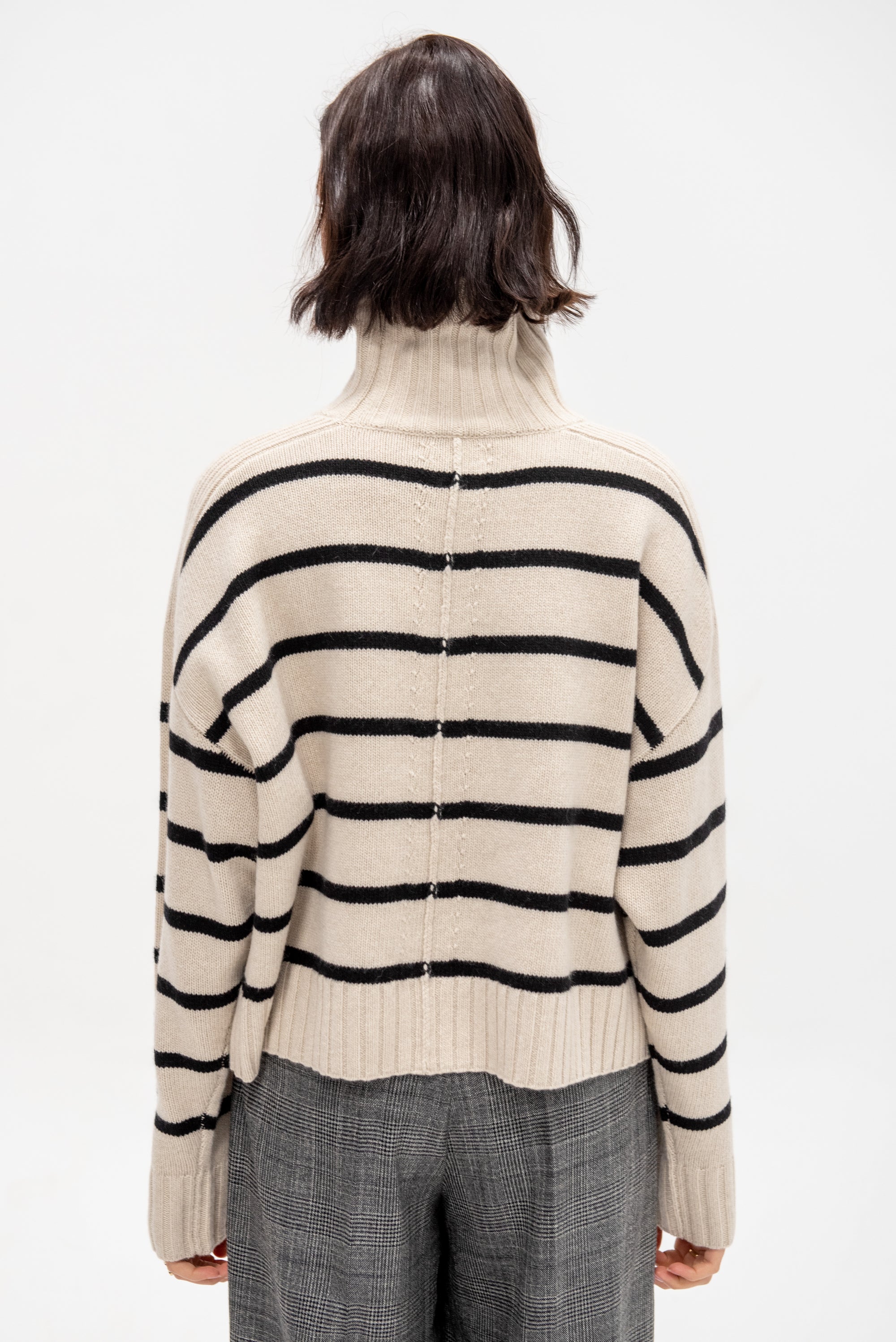 Ari Cropped Turtle, Cream &amp; Black Stripe