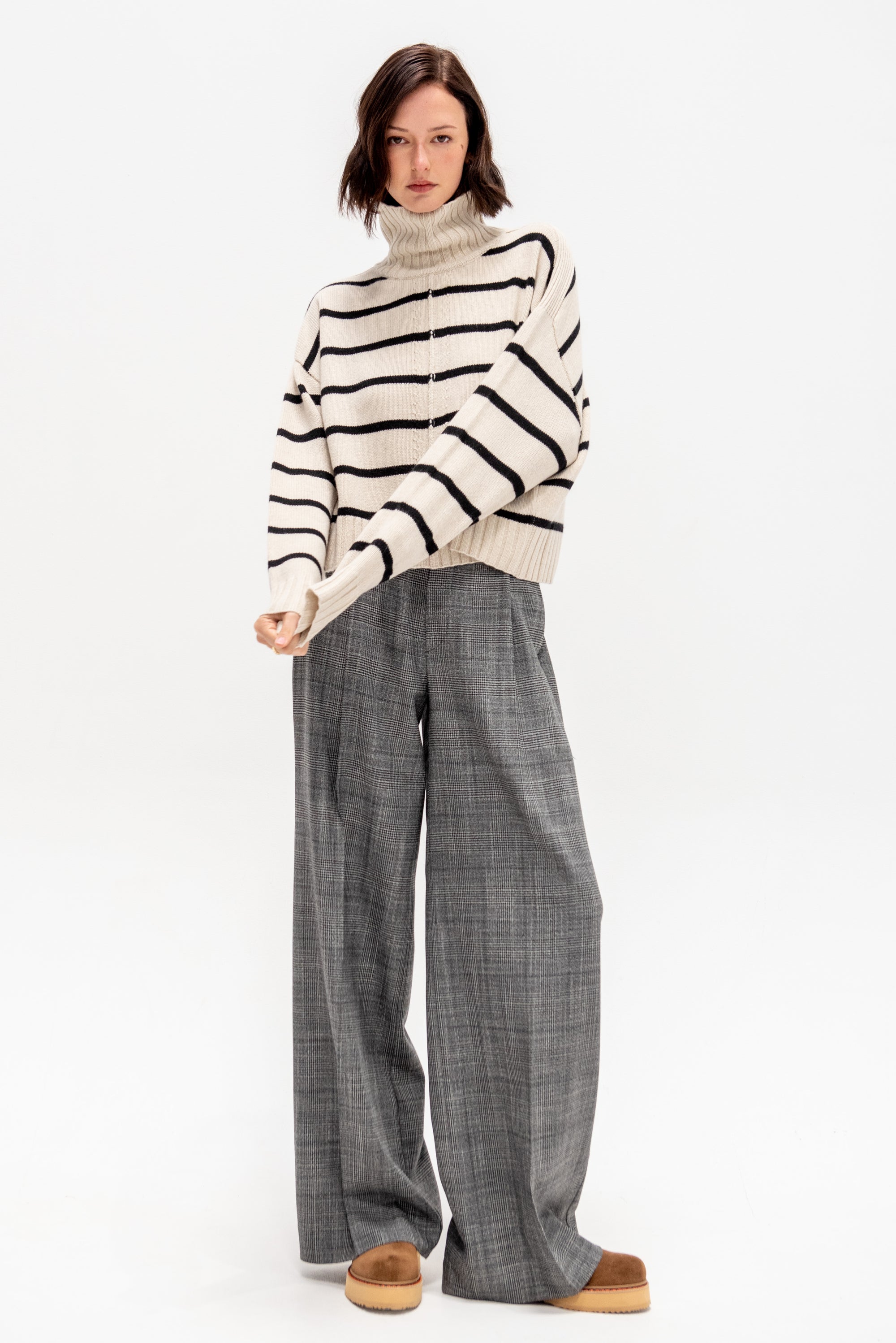 Ari Cropped Turtle, Cream &amp; Black Stripe