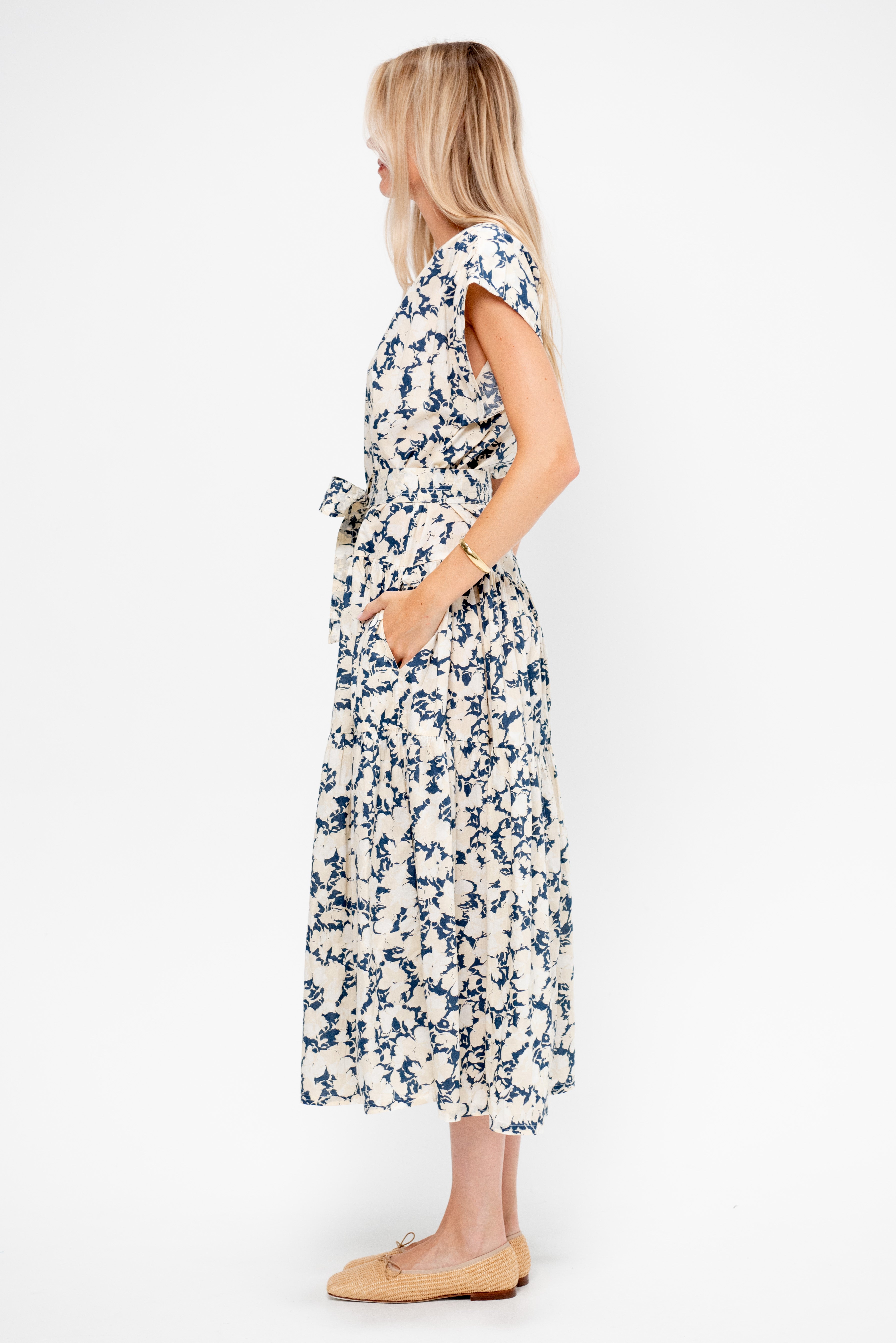 Apiece Apart Agathe Tier Maxi, Alina Floral Cream – Kick Pleat