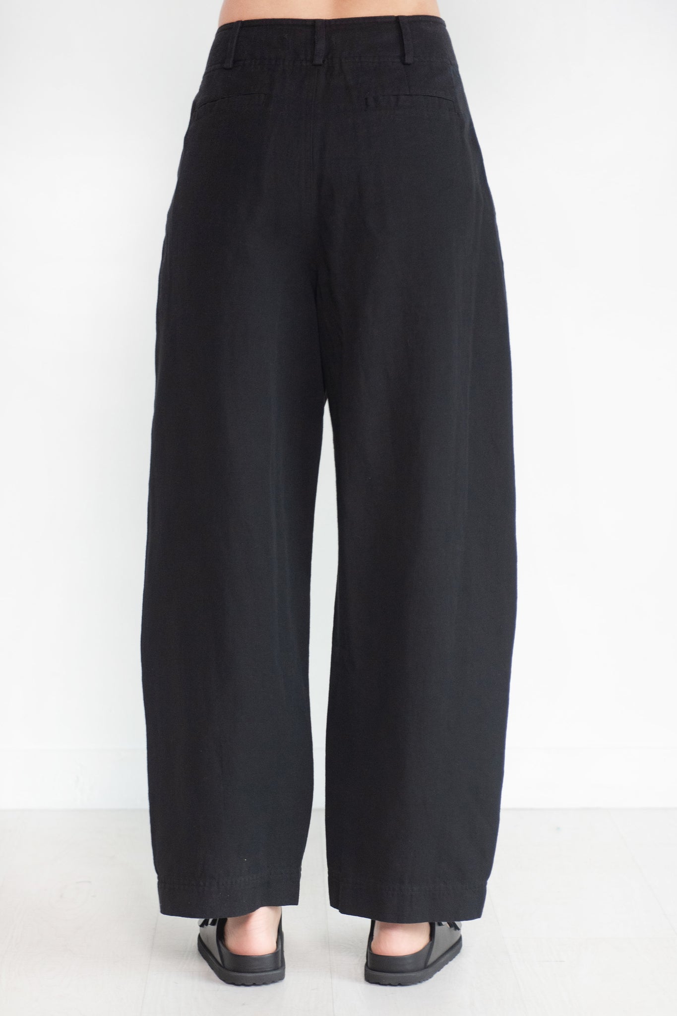 APIECE APART - Bari Crop Trouser, Black