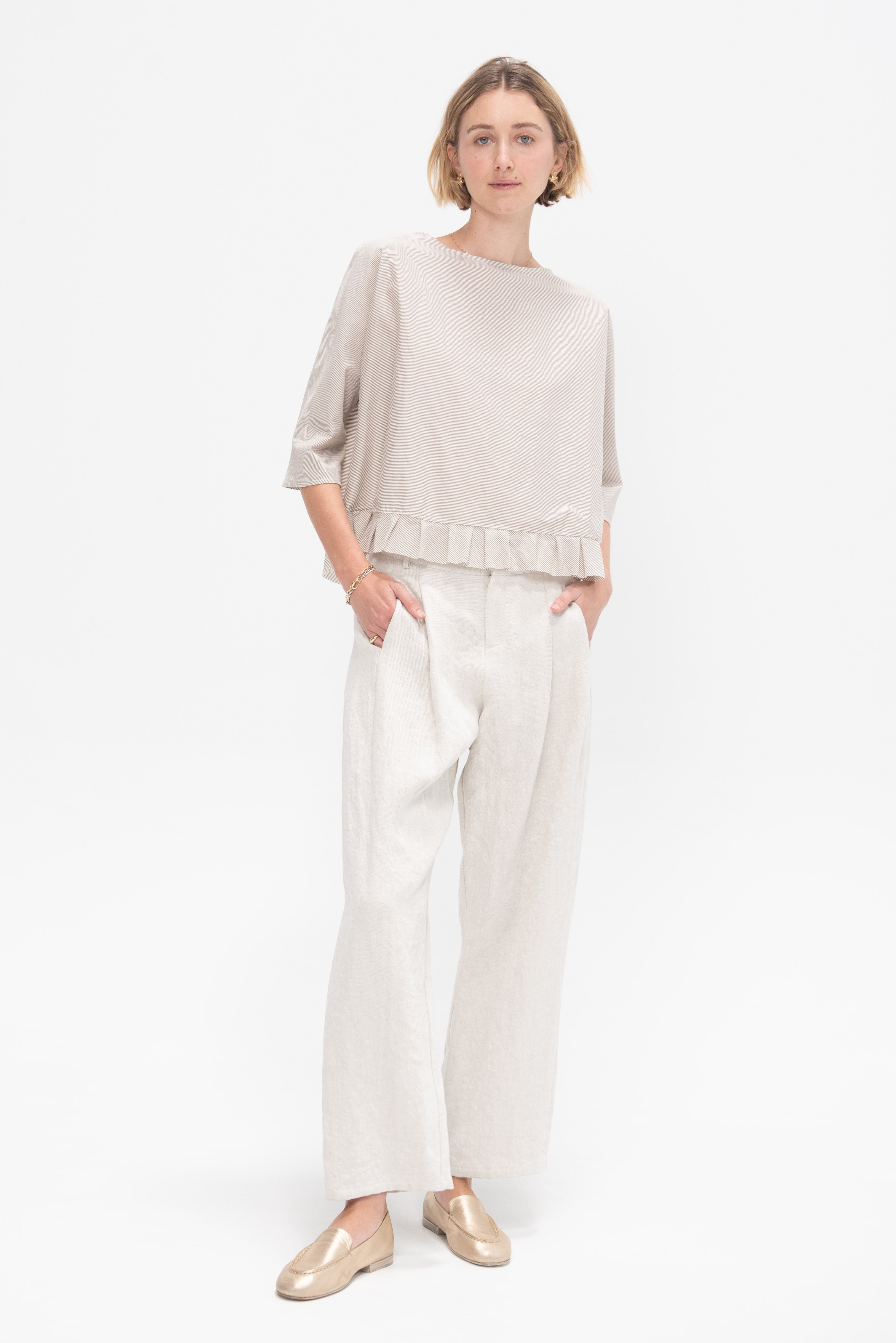 Apuntob Trousers, Chalk – Kick Pleat Apuntob Trousers, Chalk – Kick Pleat