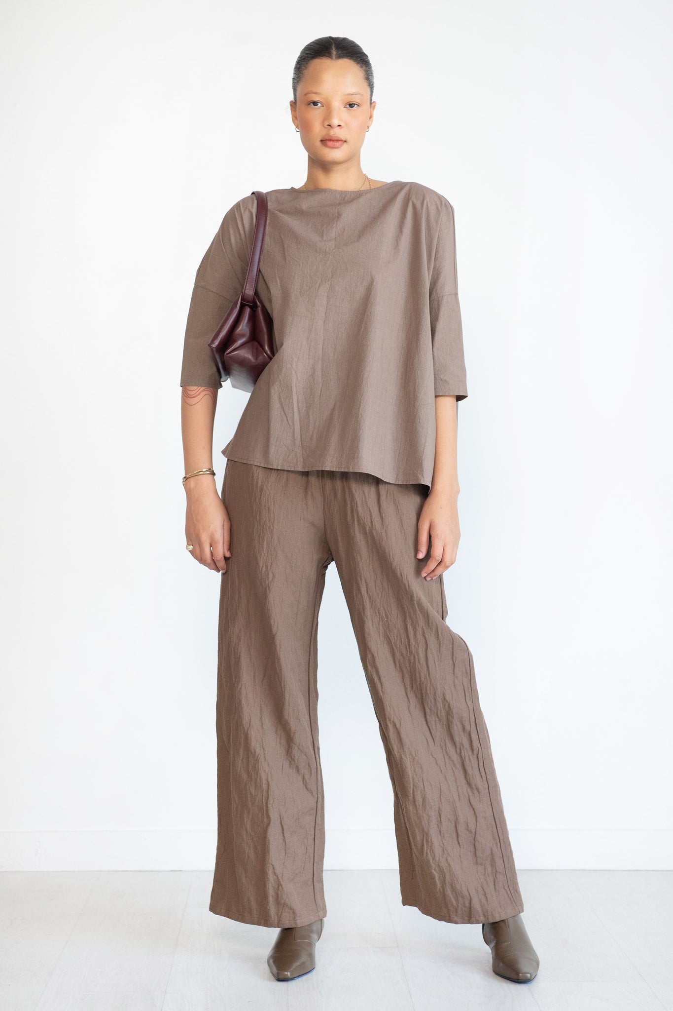 APUNTOB - Crinkle Trousers, Hazelnut