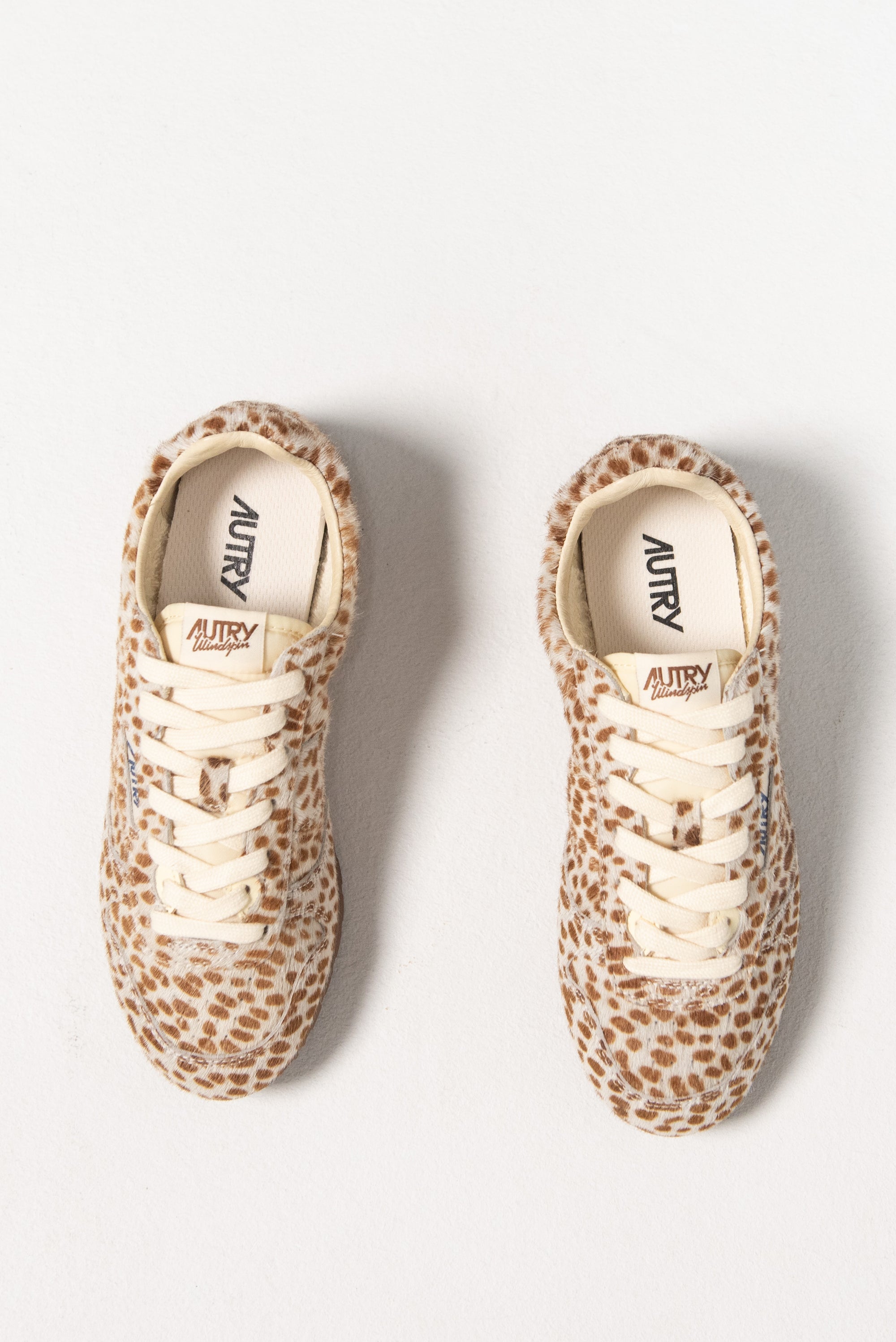 Windspin Sneaker, Pony