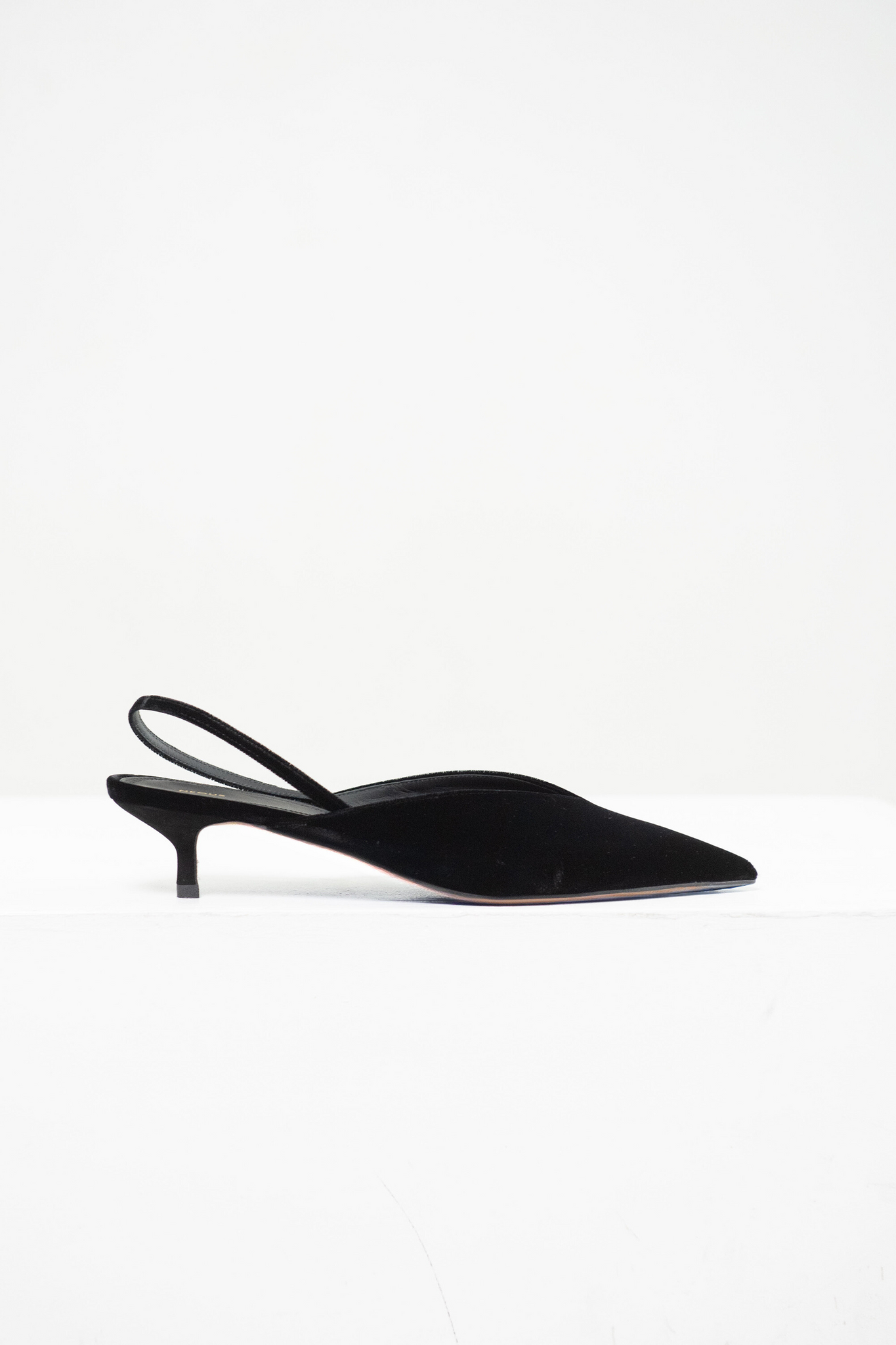 NEOUS - Irena Velvet Slingback, Black