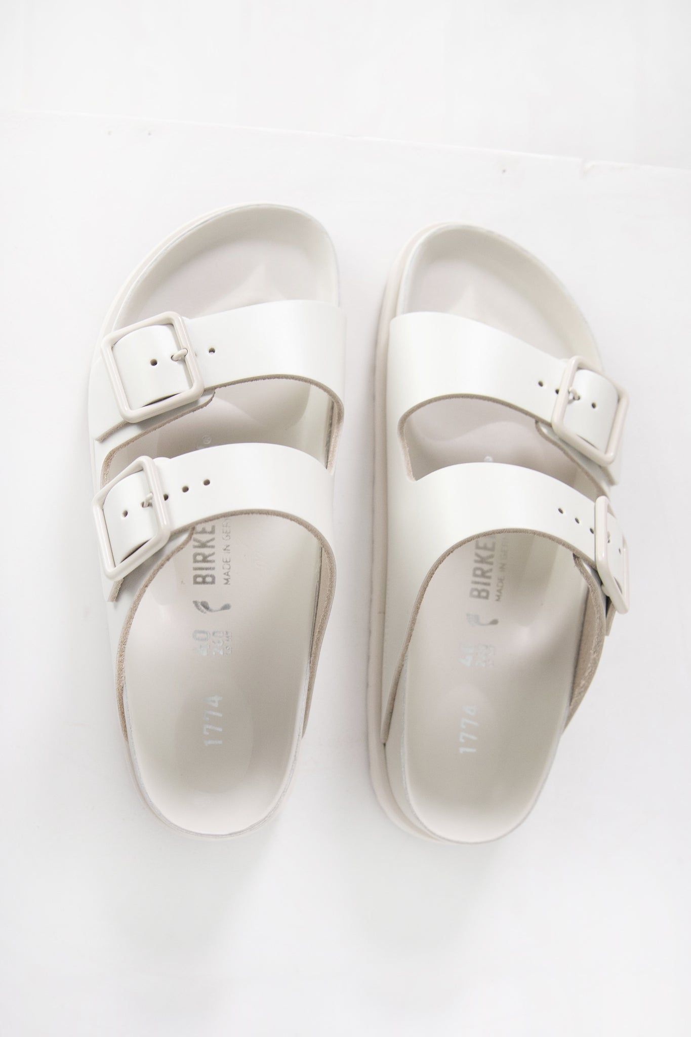 BIRKENSTOCK 1774 - Arizona Smooth Leather, White