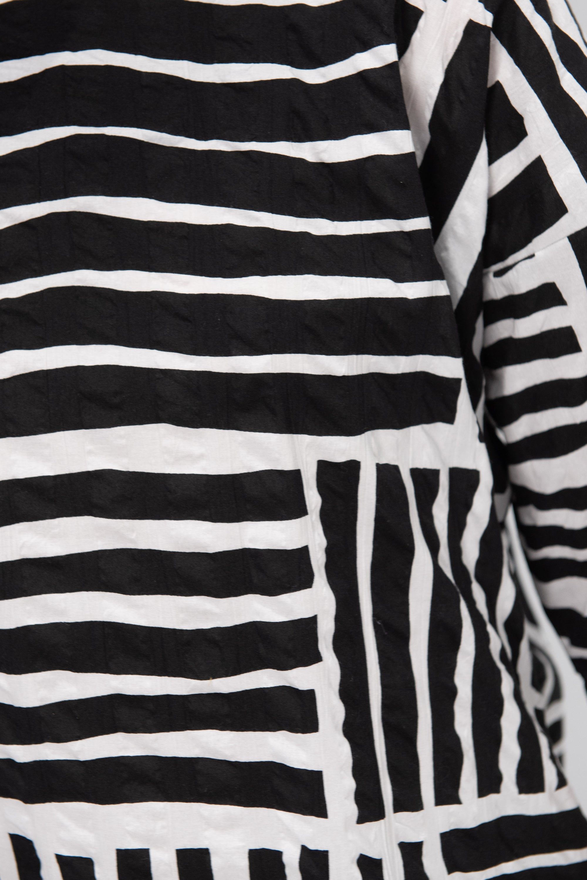 Short Sleeve Square Neck Top, Print Black