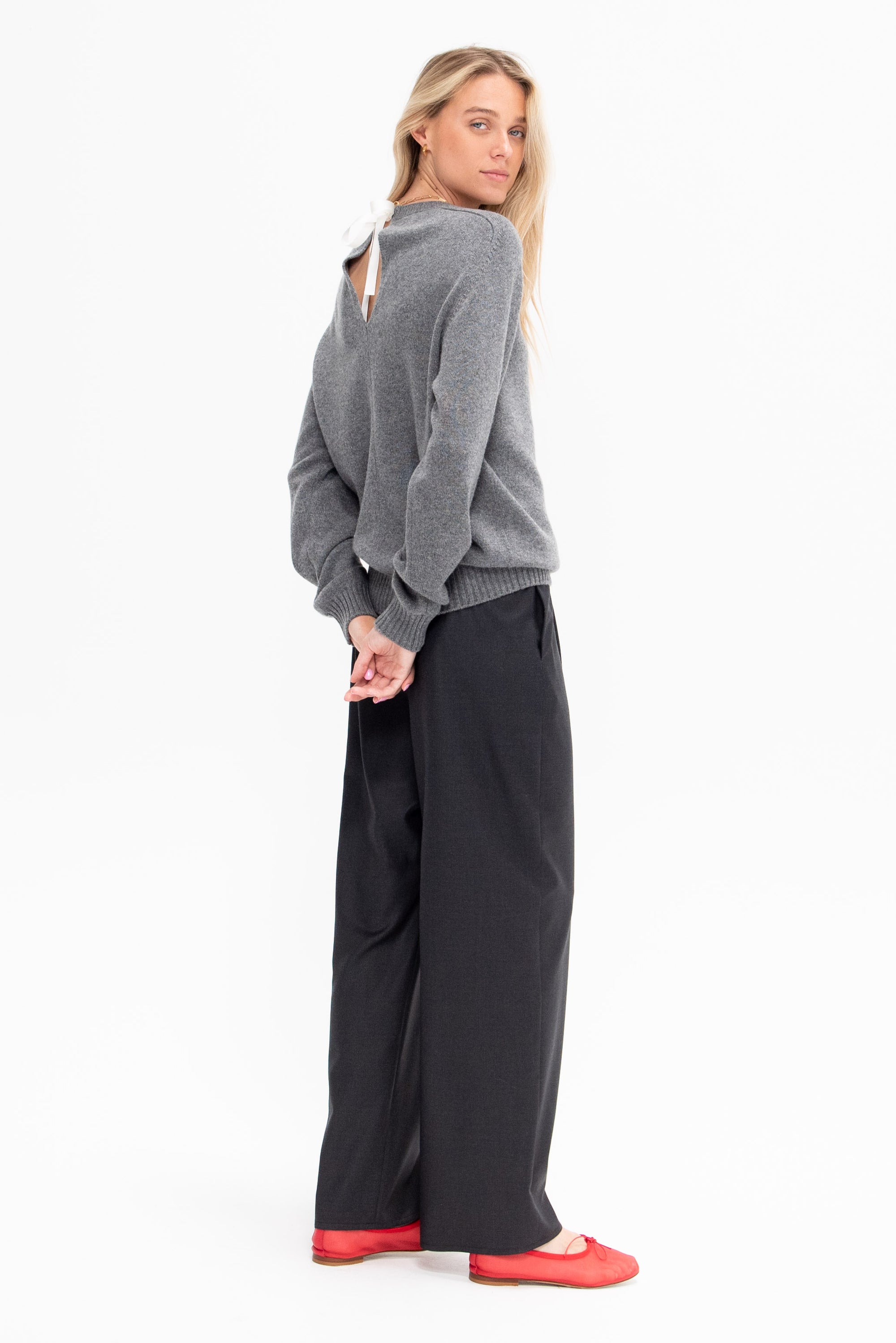 Sweater, Concrete