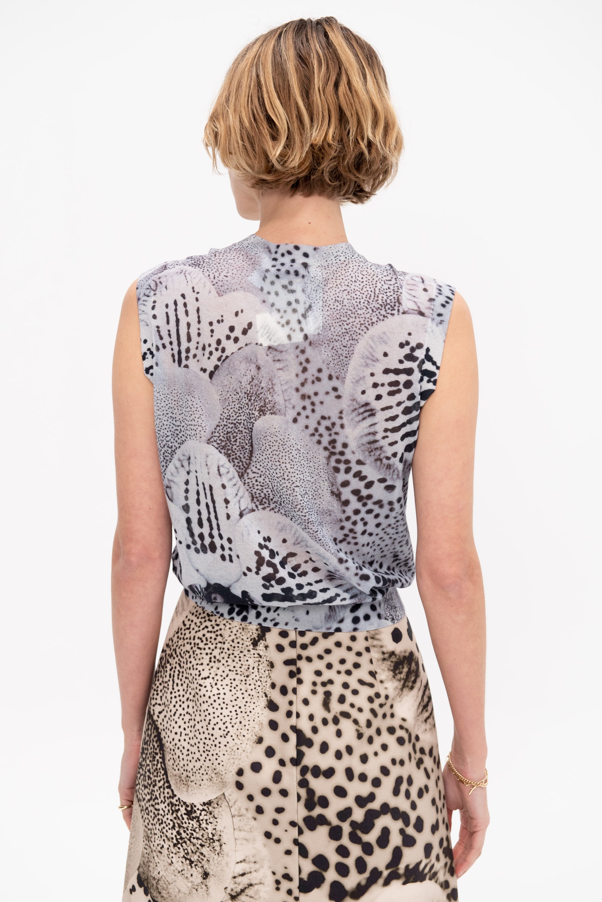 Sleeveless Sweater, Grey