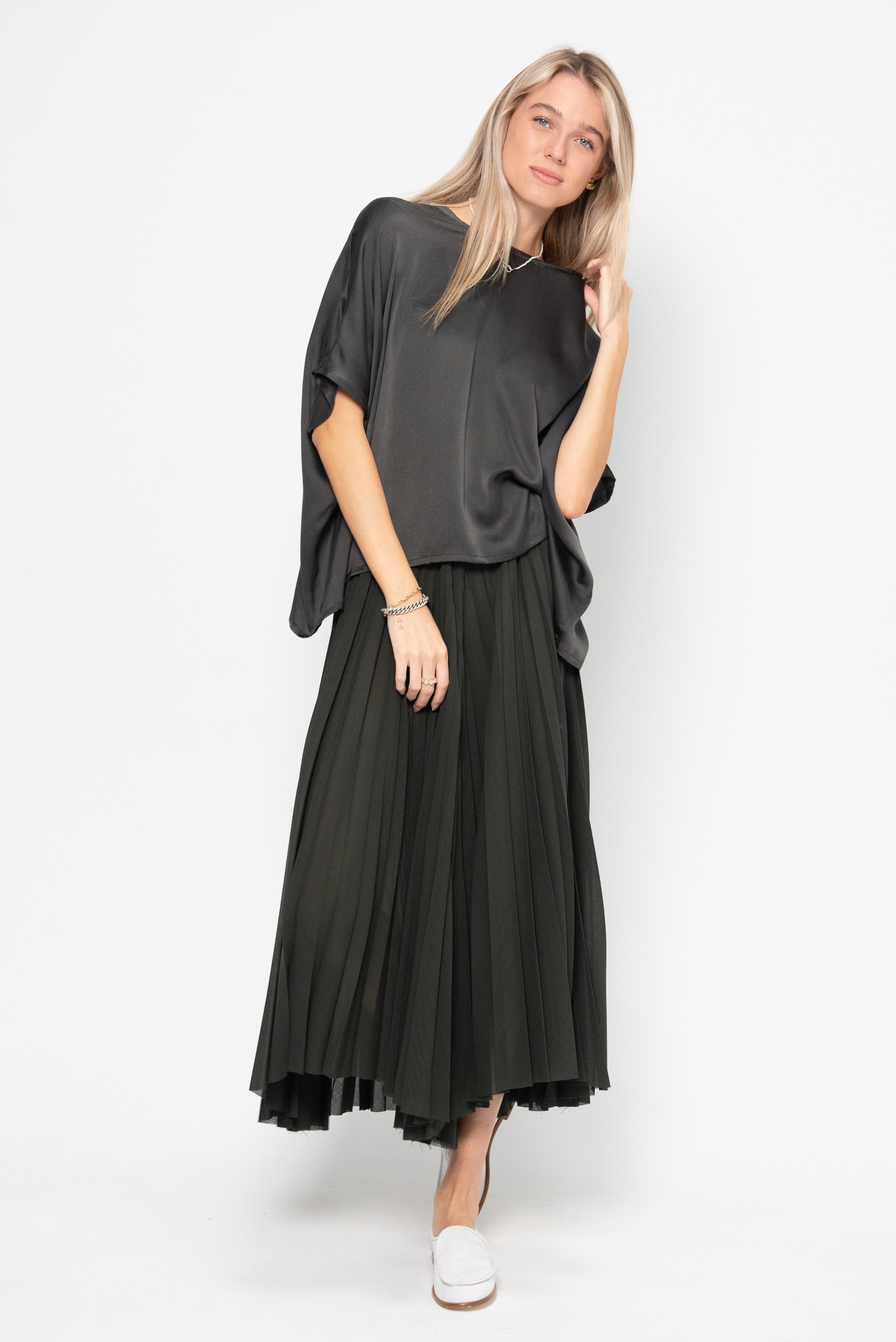 Dusan Pleated Pants – Kick Pleat