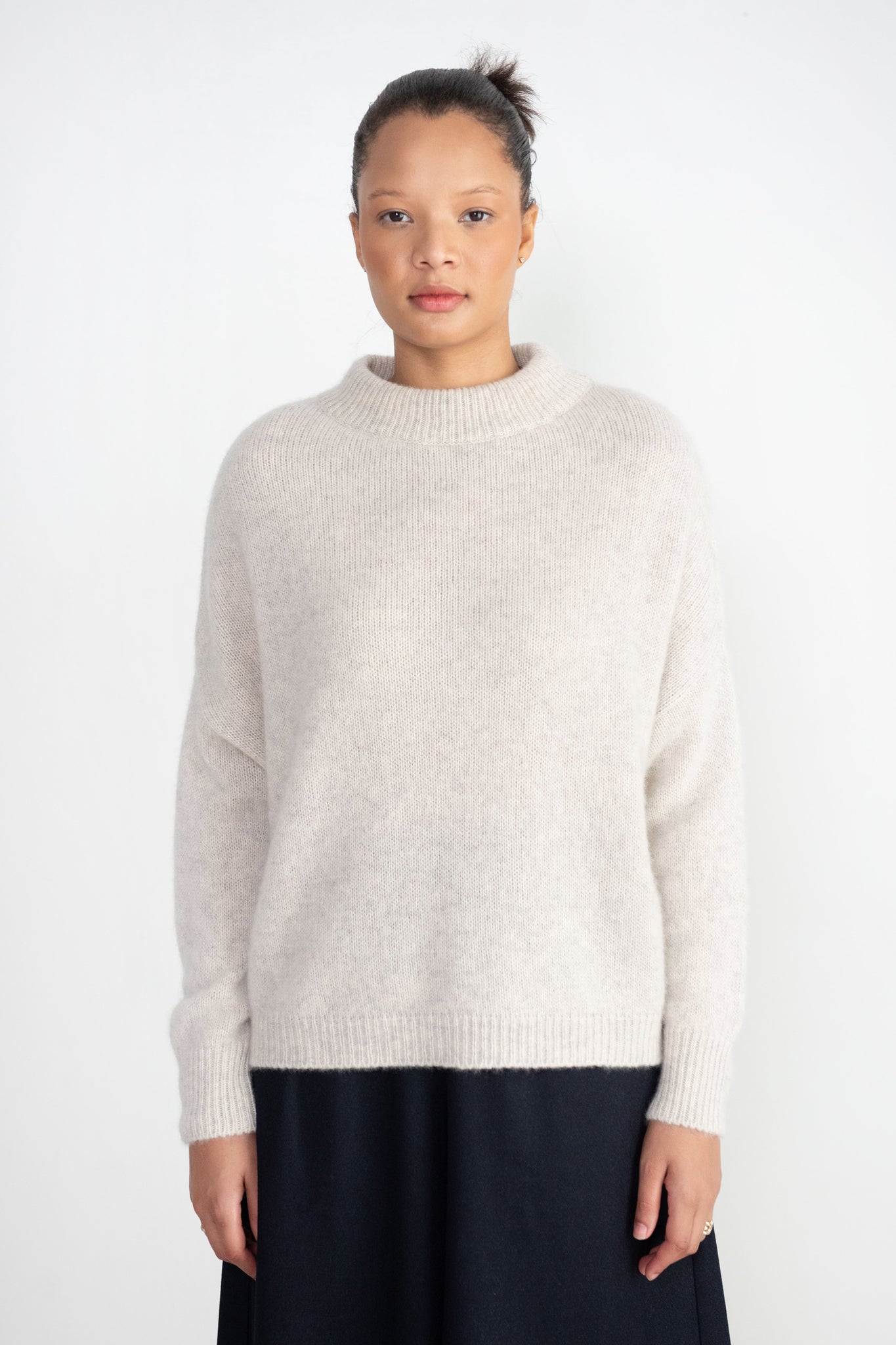 Dušan - Regular Round Neck Sweater, Silver