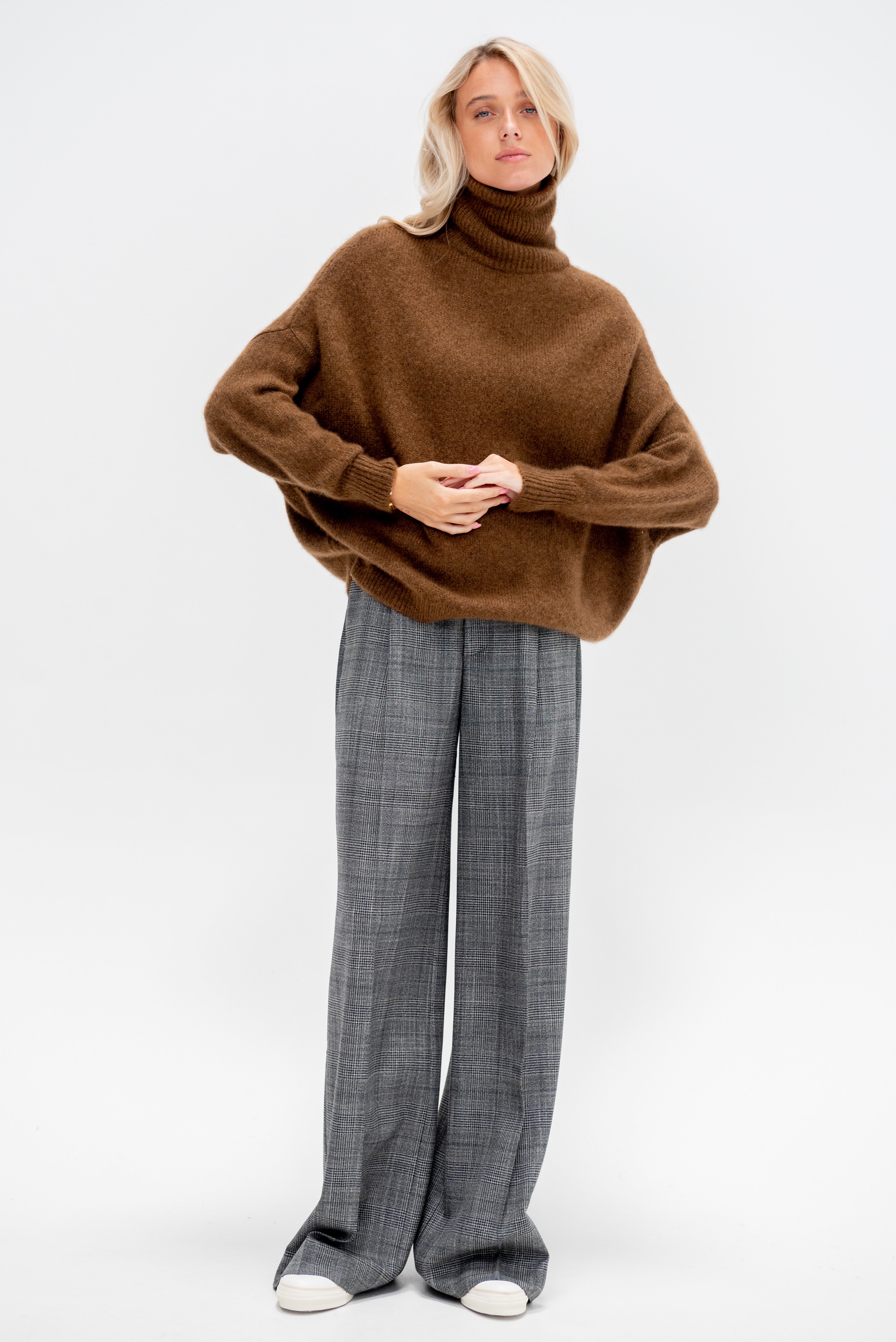 dusan-tn-kimono-sleeve-sweater