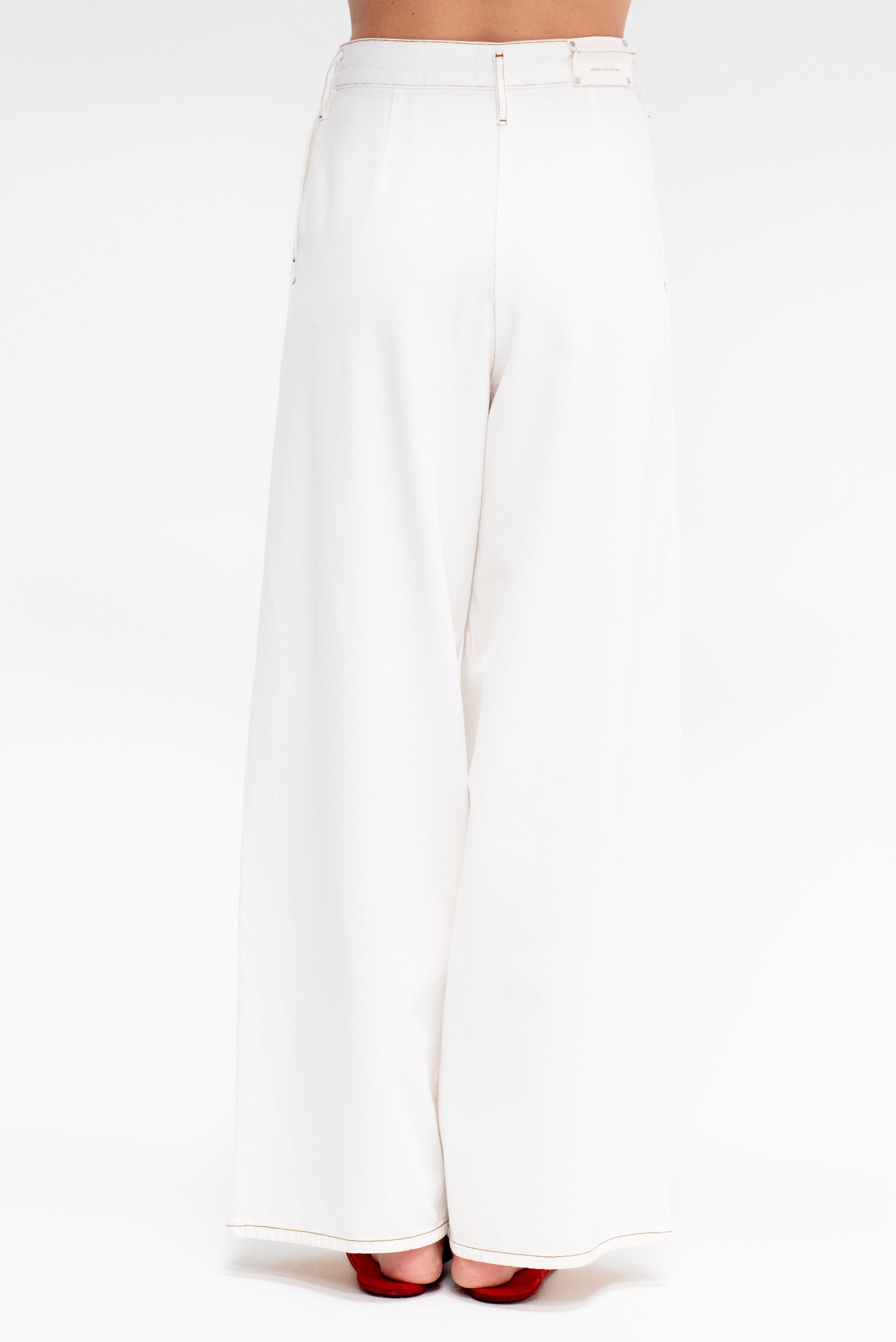 Dries Van Noten Denim, Off White – Kick Pleat