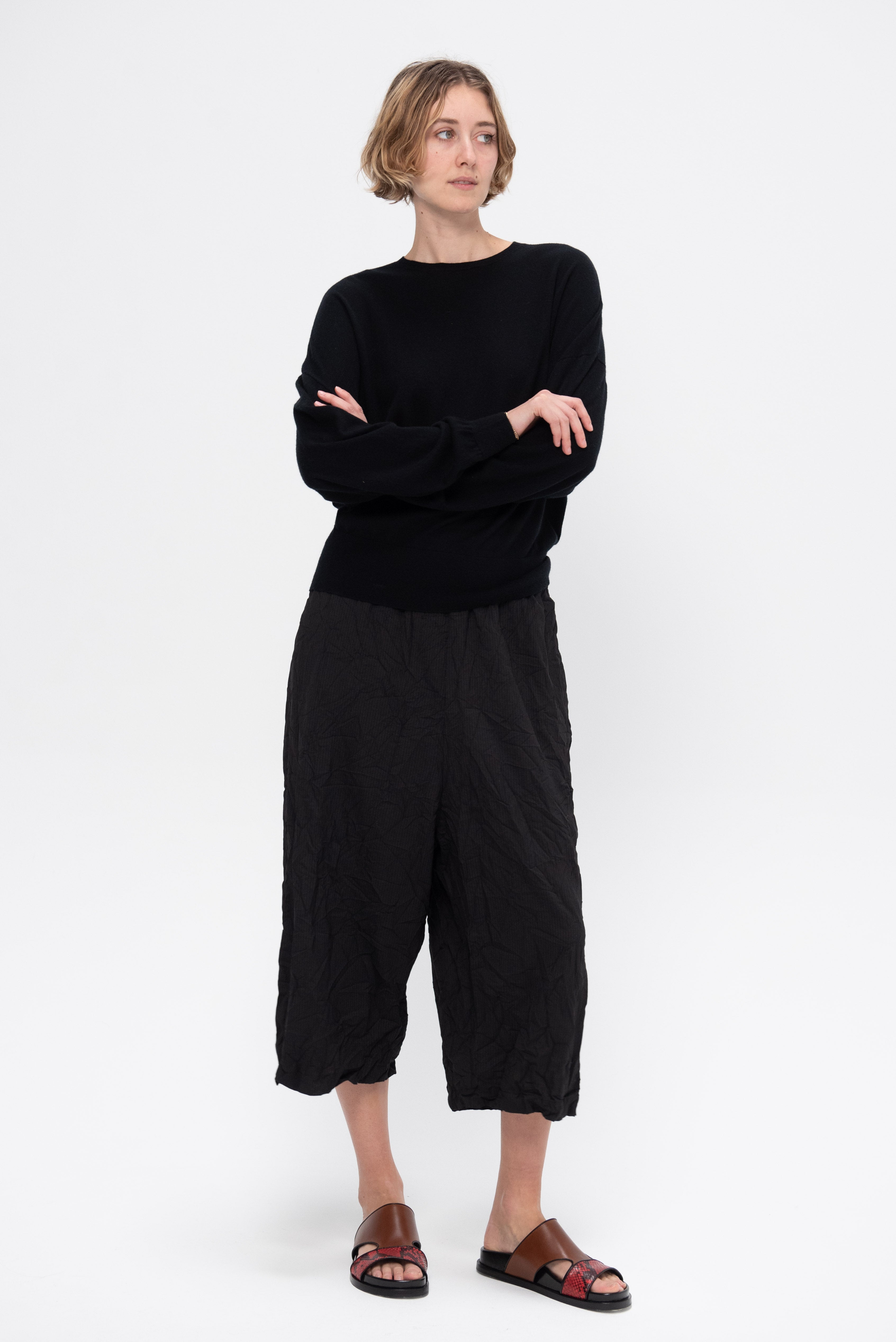 Extreme Cashmere N°418 Luxa, Raven – Kick Pleat Extreme Cashmere N°418 Luxa, Raven – Kick Pleat
