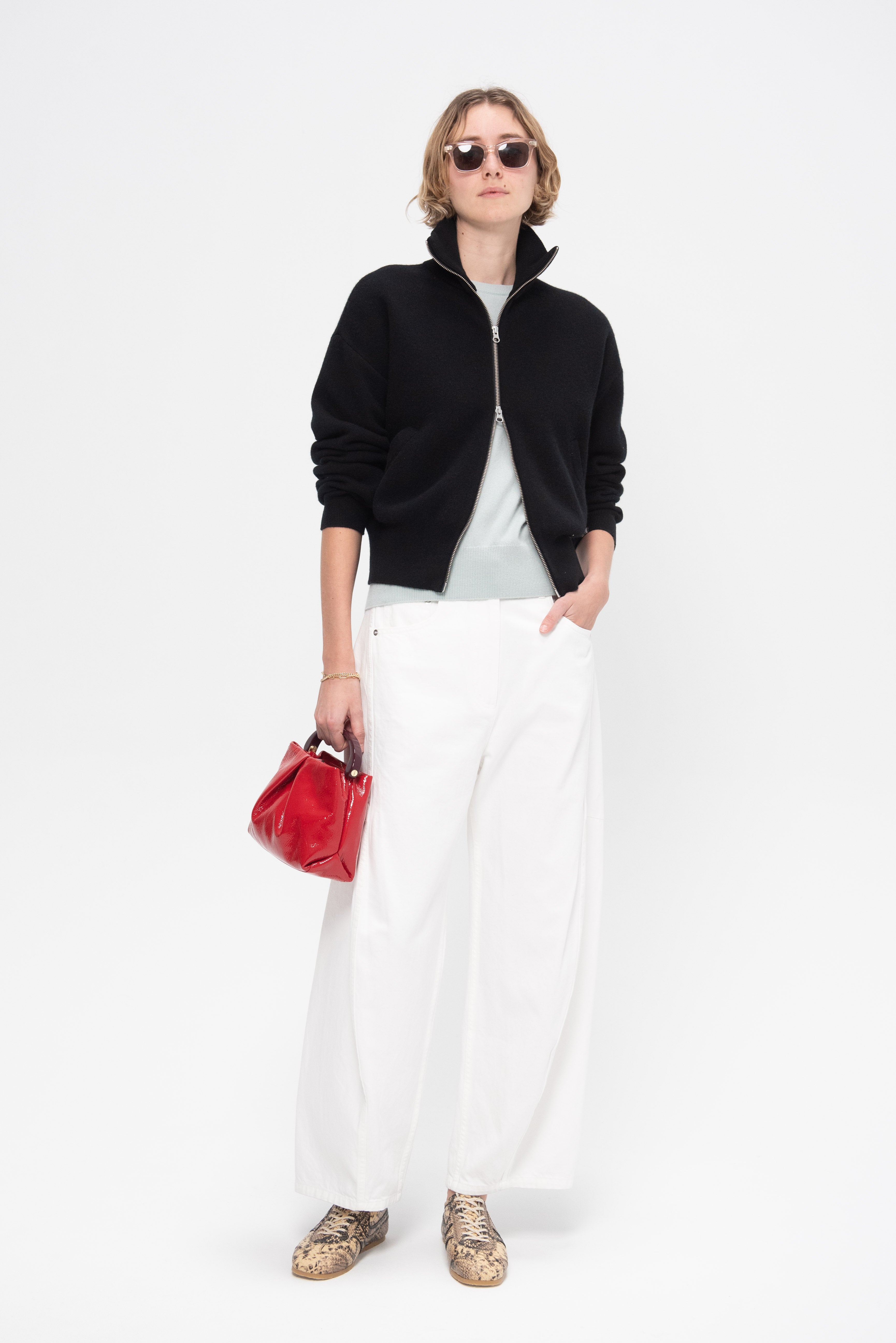 Extreme Cashmere N°385 Xtra Cute, Raven – Kick Pleat