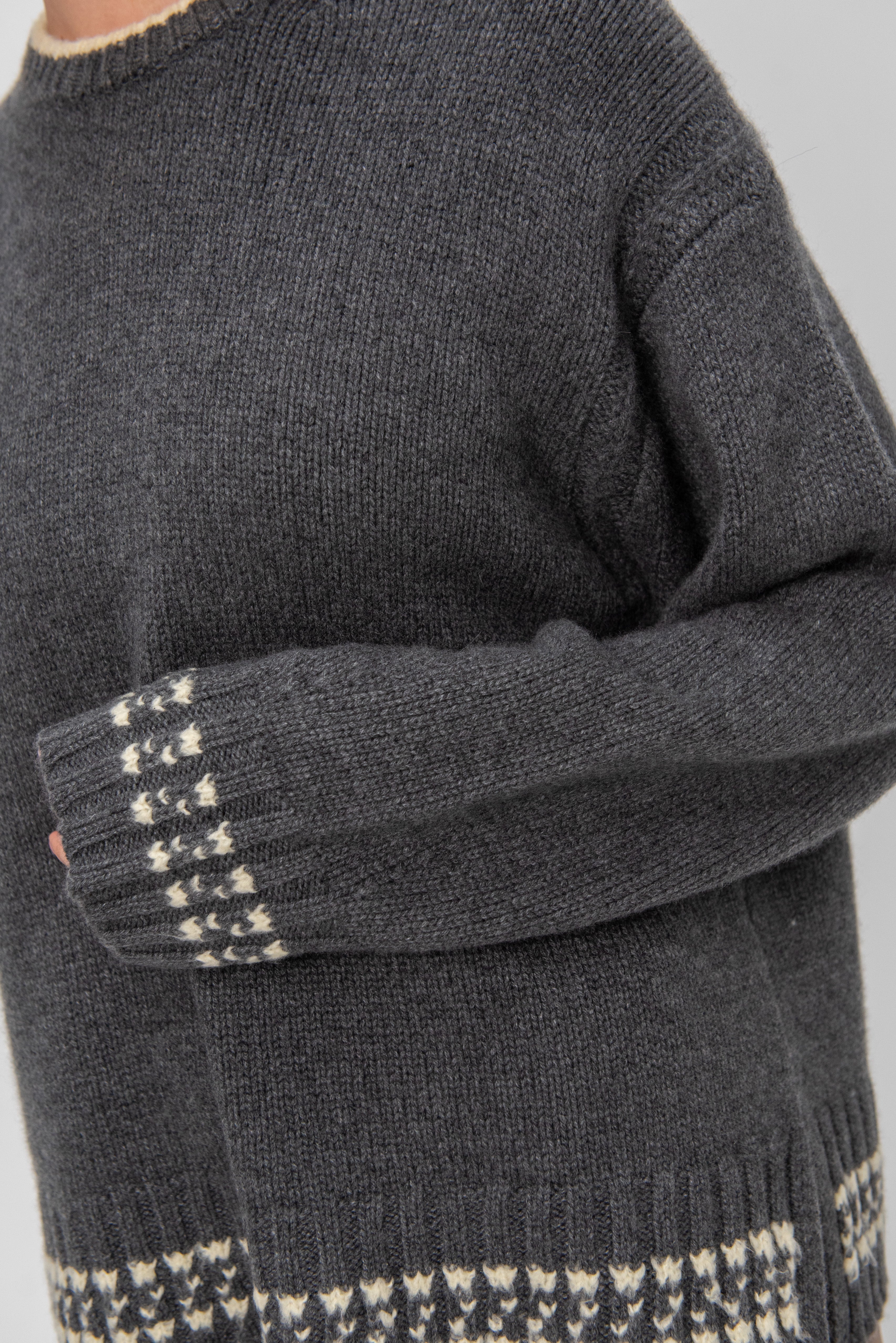 Guest in Residence Tipped Cozy Crew, Charcoal & Mist – Kick Pleat