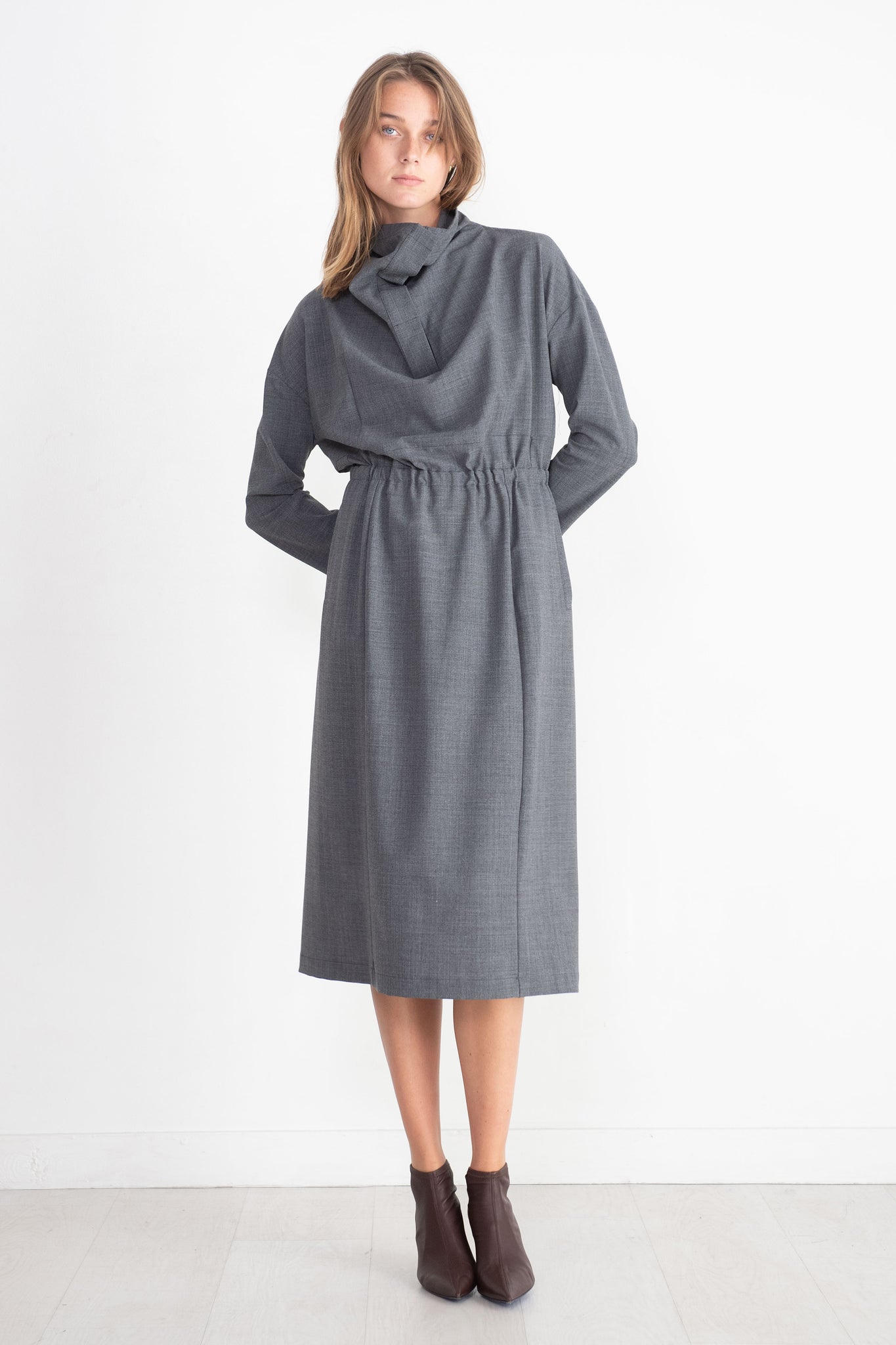 HACHE - Sunny Winter Dress, Light Grey